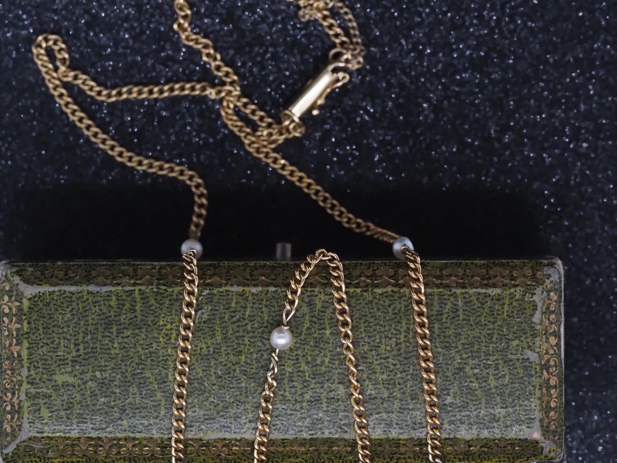 Estate Victorian 1880s Antique 18K Yellow Gold and Pearl Unique Link Chain (Chaîne à maillons unique en or jaune 18K et perles) en vente 6