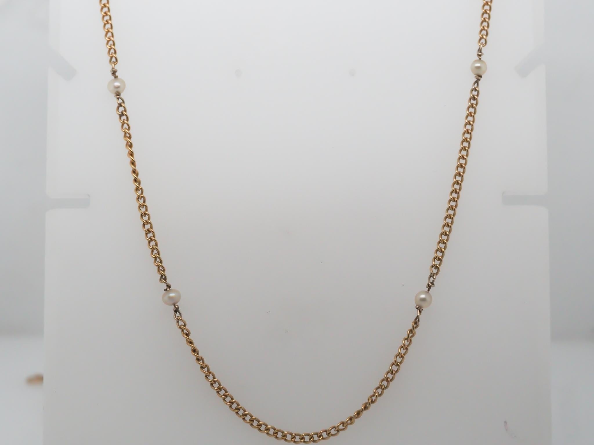 Estate Victorian 1880s Antique 18K Yellow Gold and Pearl Unique Link Chain - VHK#816a

Détails de l'article :
Année : 1880S
Type de métal : Or jaune 18K [poinçonné et testé].
Poids : 12,8 grammes

Mesure : 28 pouces
Condit : Excellent