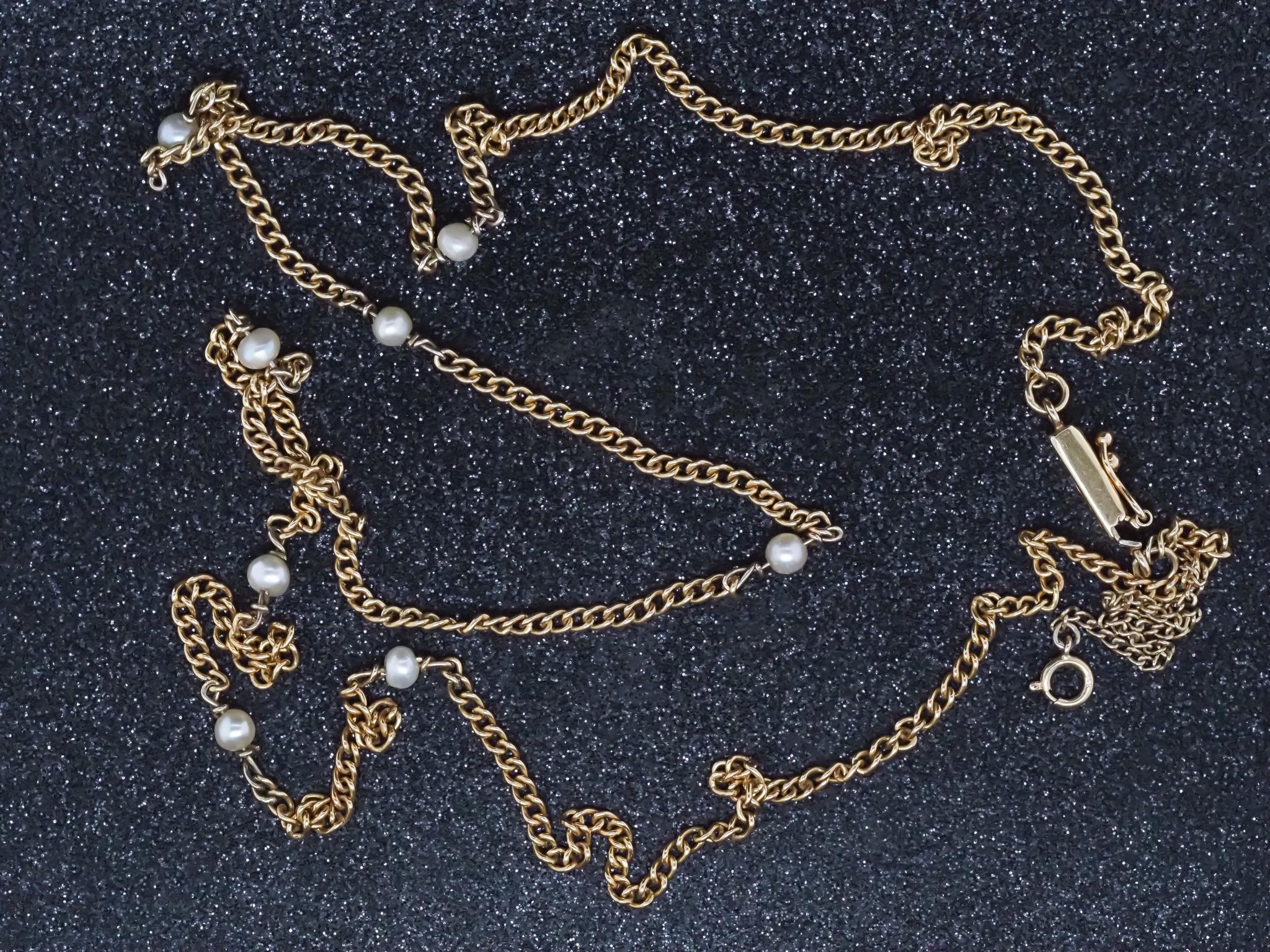 Estate Victorian 1880s Antique 18K Yellow Gold and Pearl Unique Link Chain (Chaîne à maillons unique en or jaune 18K et perles) Pour femmes en vente