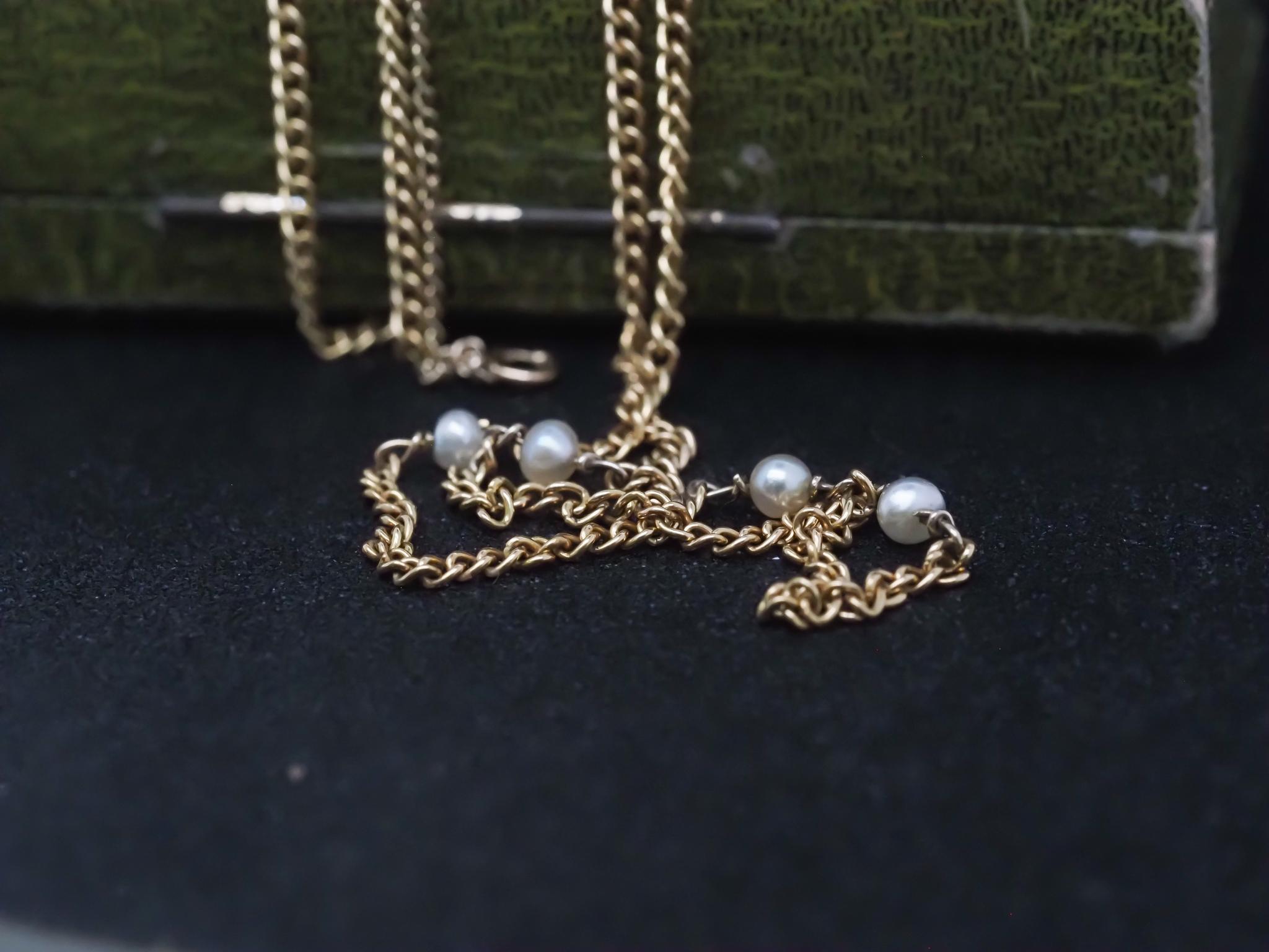 Estate Victorian 1880s Antique 18K Yellow Gold and Pearl Unique Link Chain (Chaîne à maillons unique en or jaune 18K et perles) en vente 1