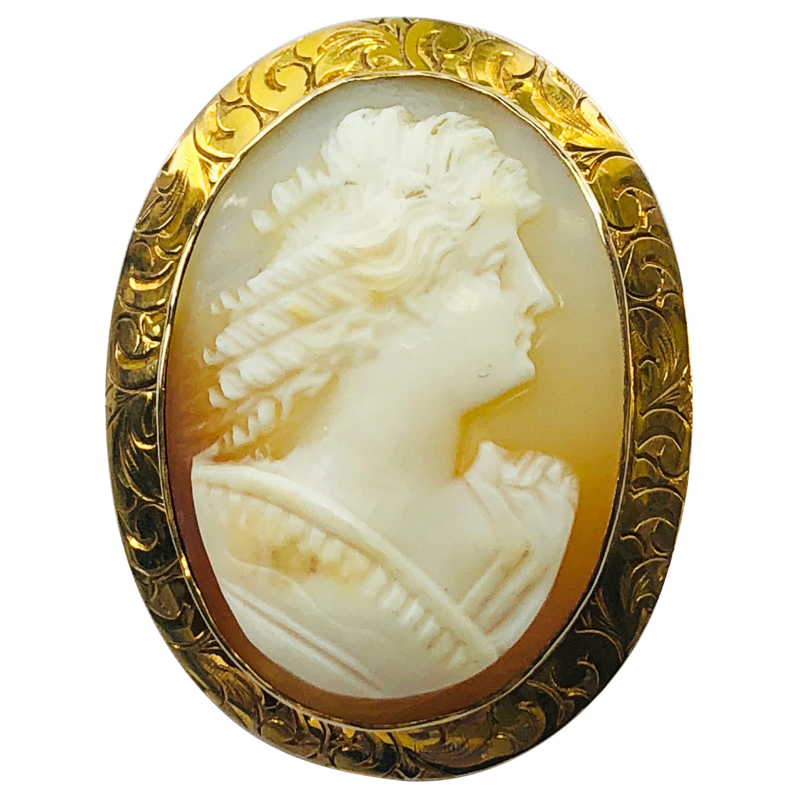Estate Victorian Carved Conch Shell Cameo with 10 Karat Yellow Gold Bezel