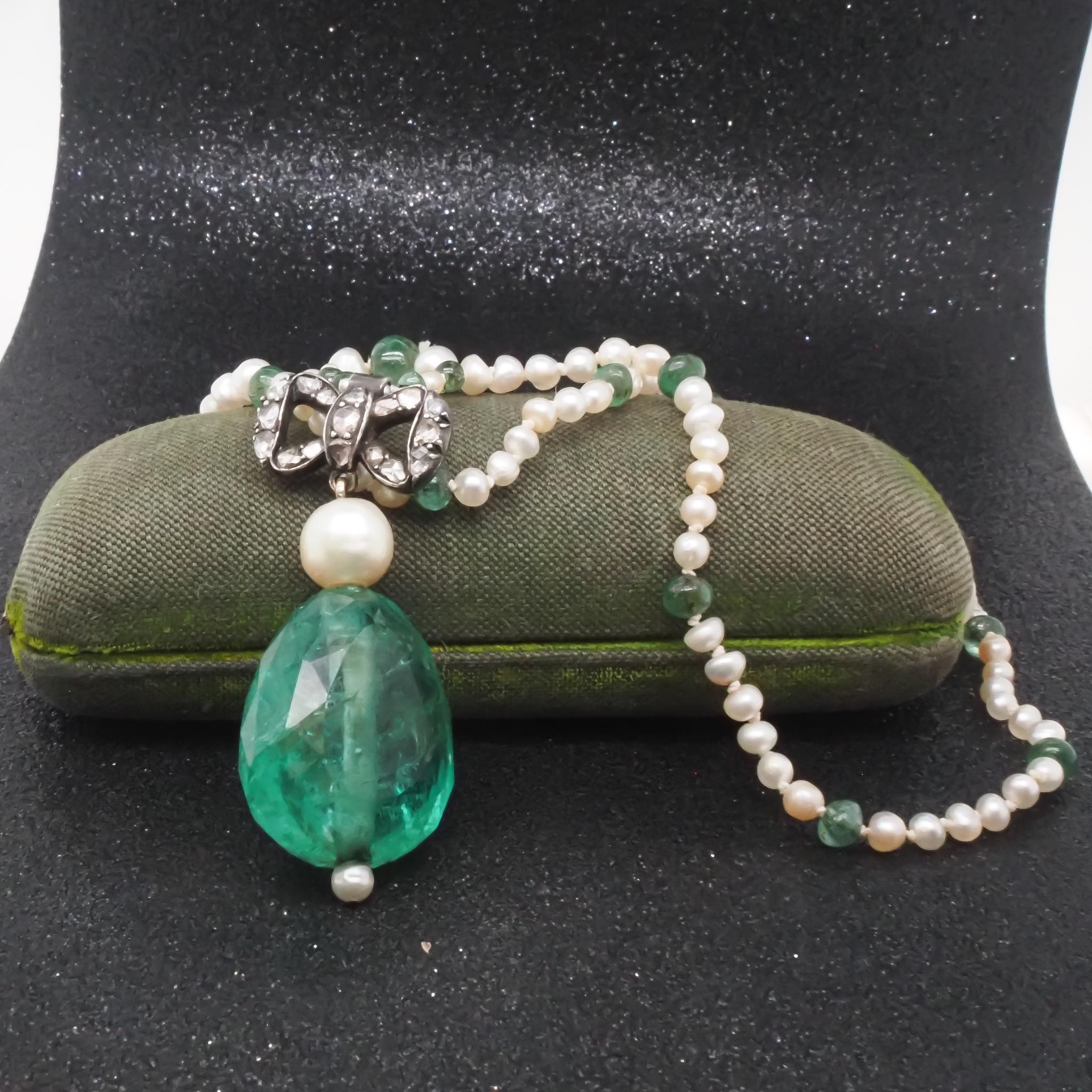 Estate Victorian GIA 30ct kolumbianischen Smaragd mit Rosenschliff Diamanten und Perlenkette - VHK#424b

Artikel-Details:
Jahr: 1880er Jahre
Metall-Typ: Silber oben und gemischtes Gold [gepunzt und geprüft]
Gewicht: 18.0 Gramm

Zentrum Smaragd