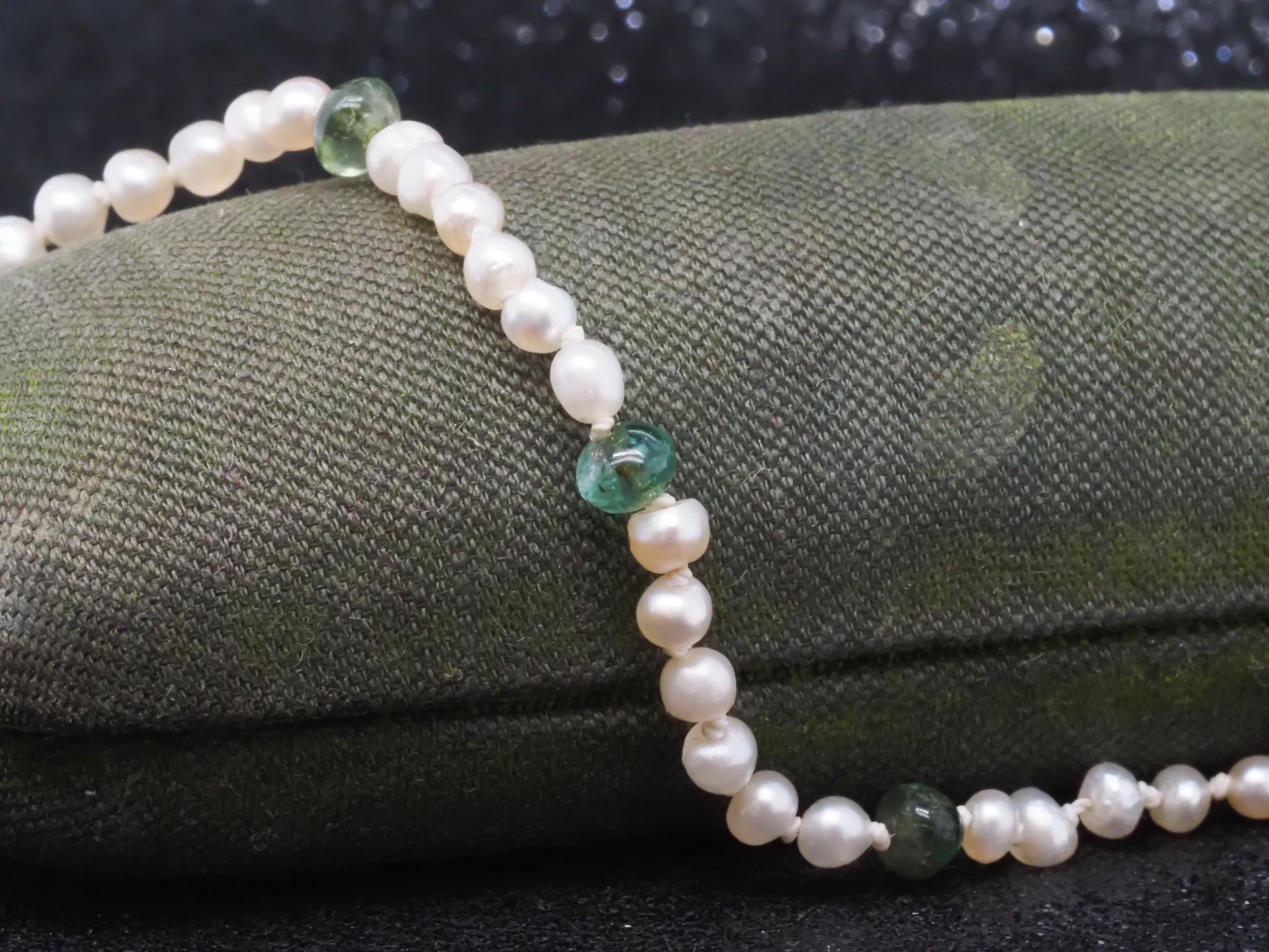 Nachlass Victorian GIA 30ct kolumbianischen Smaragd mit Rosenschliff Diamanten und Perle im Zustand „Gut“ im Angebot in Hicksville, NY