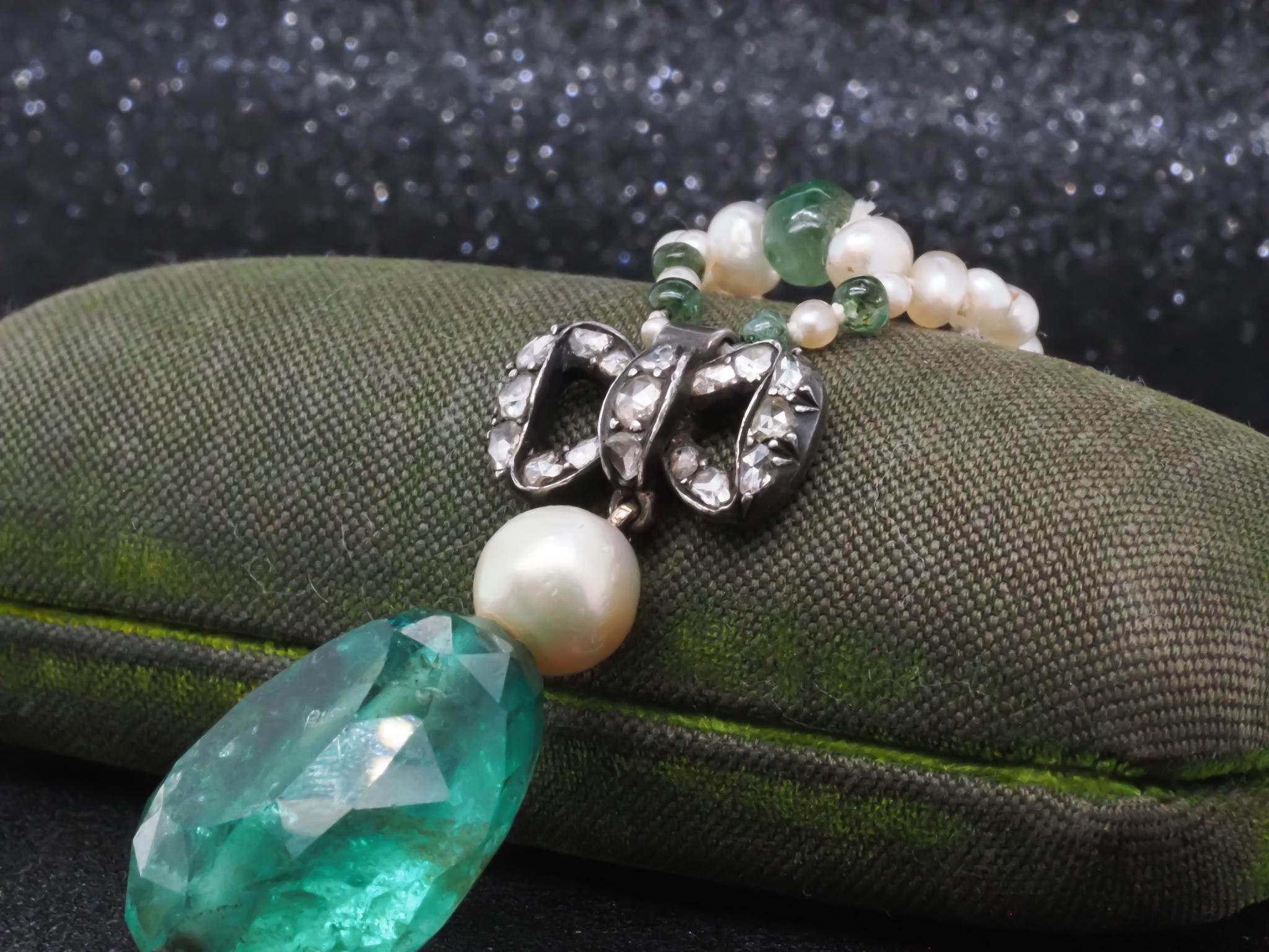 Nachlass Victorian GIA 30ct kolumbianischen Smaragd mit Rosenschliff Diamanten und Perle im Angebot 1