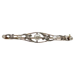 Estate Victorian Pearl and Diamond Brooch in 14kt Yellow Gold – 0.15ct