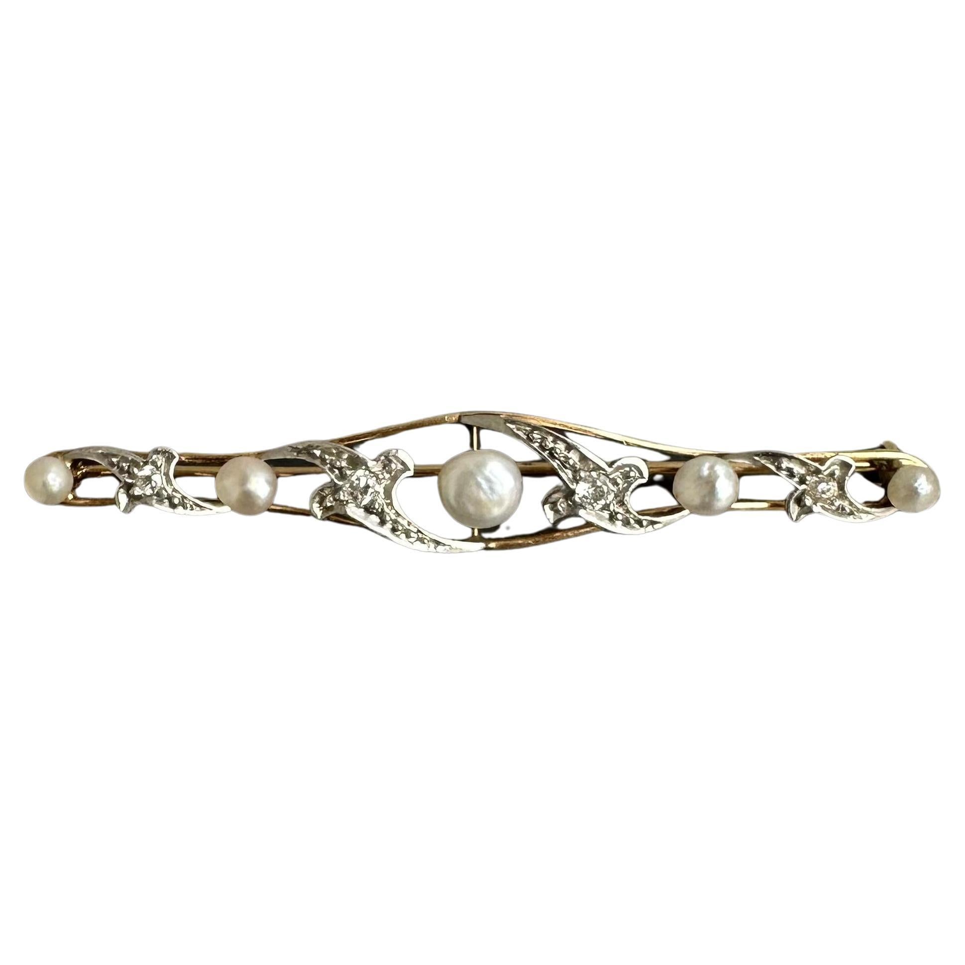 Estate Victorian Pearl and Diamond Brooch in 14kt Yellow Gold - 0.15ctw Diamonds