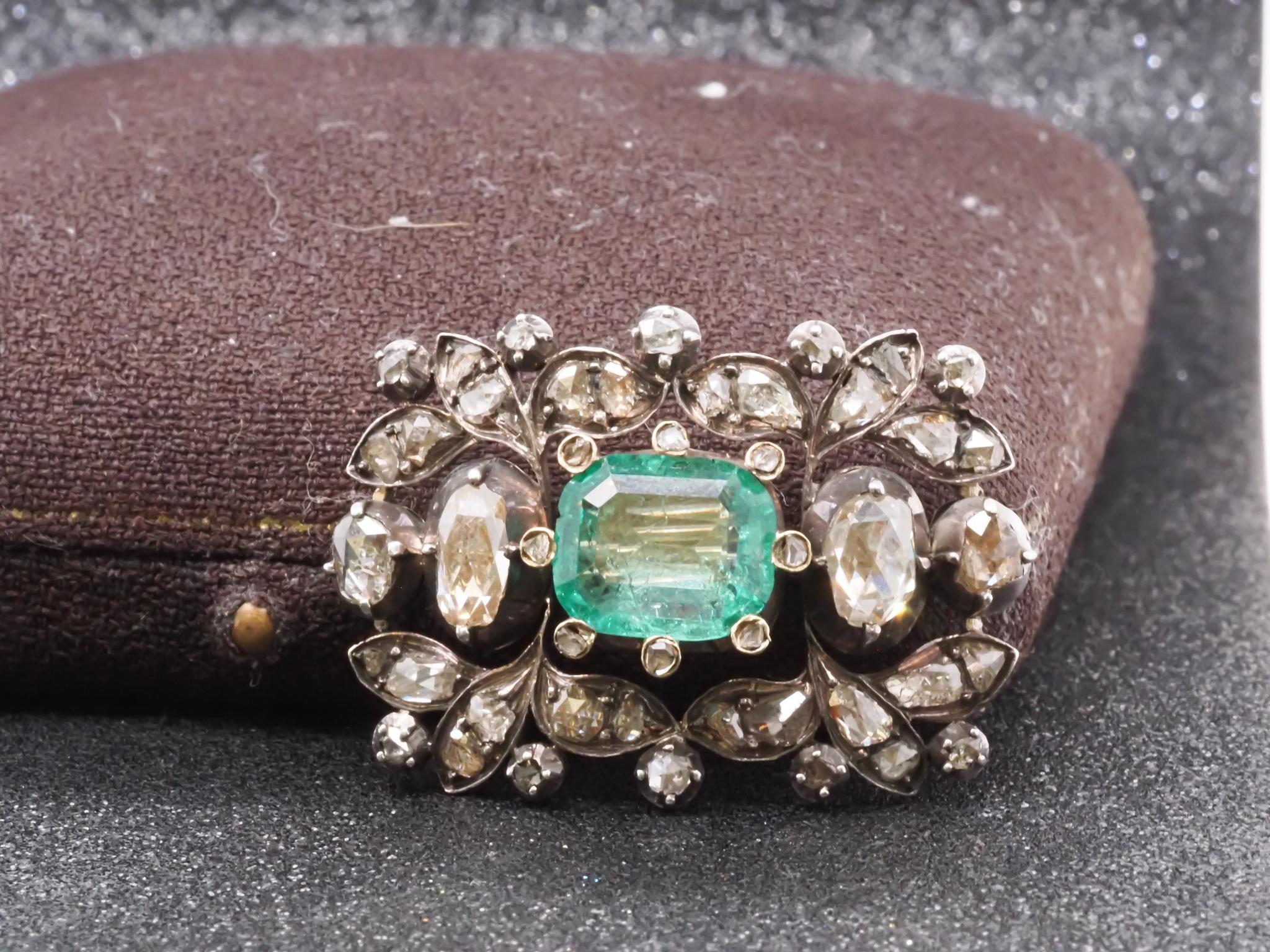 Oval Cut Estate Victorian Silver Top and Gold AGL 4ct Colombian Emerald Brooch - VHK#826b For Sale