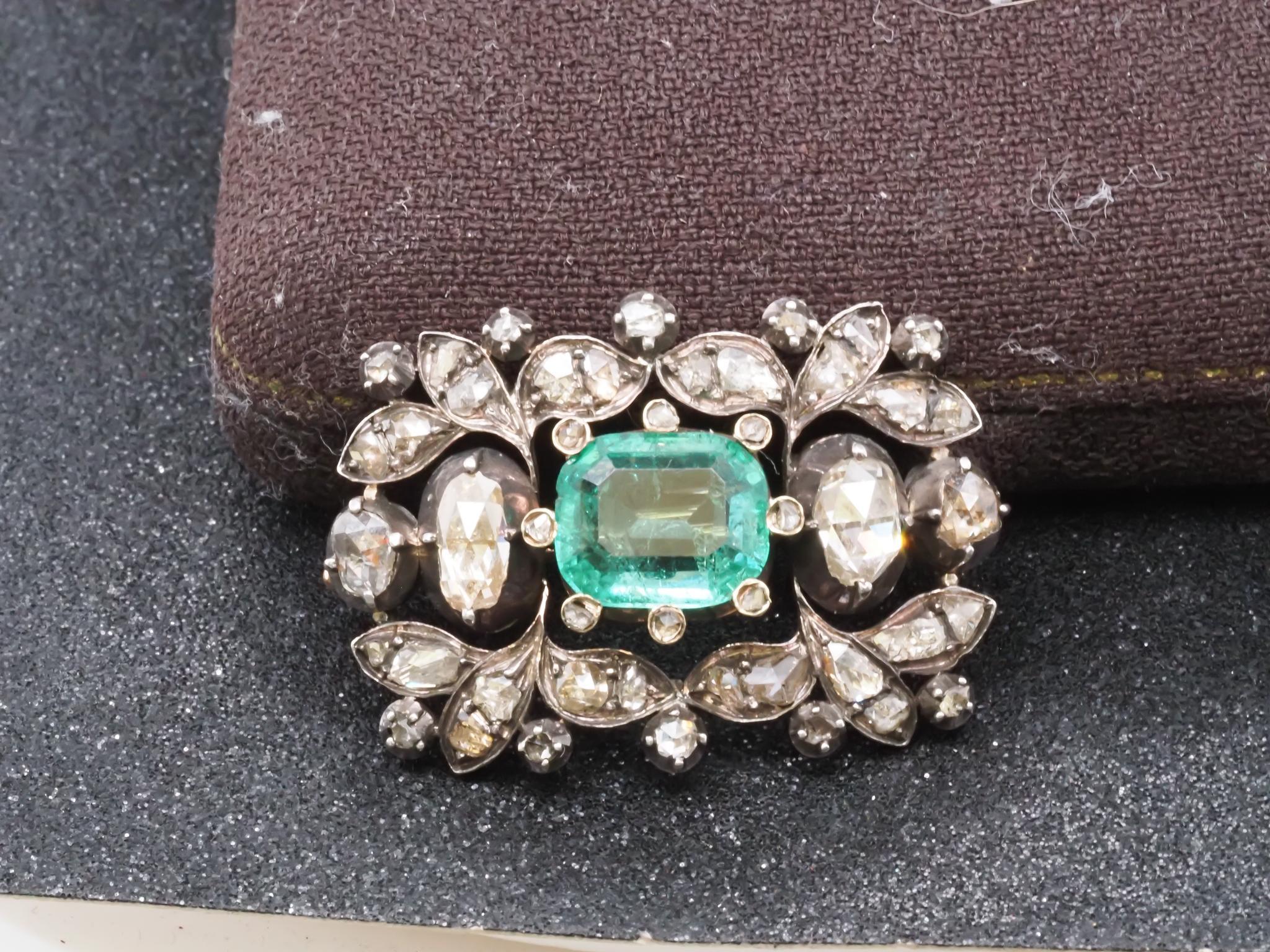 Estate Victorian Silver Top and Gold AGL 4ct Colombian Emerald Brooch - VHK#826b In Good Condition For Sale In Hicksville, NY