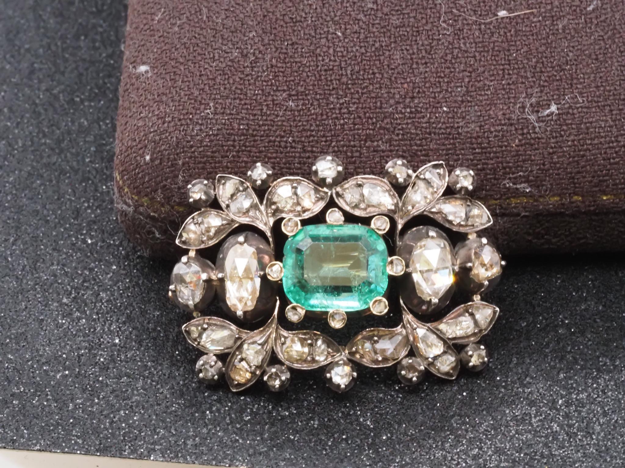 Women's Estate Victorian Silver Top and Gold AGL 4ct Colombian Emerald Brooch - VHK#826b For Sale