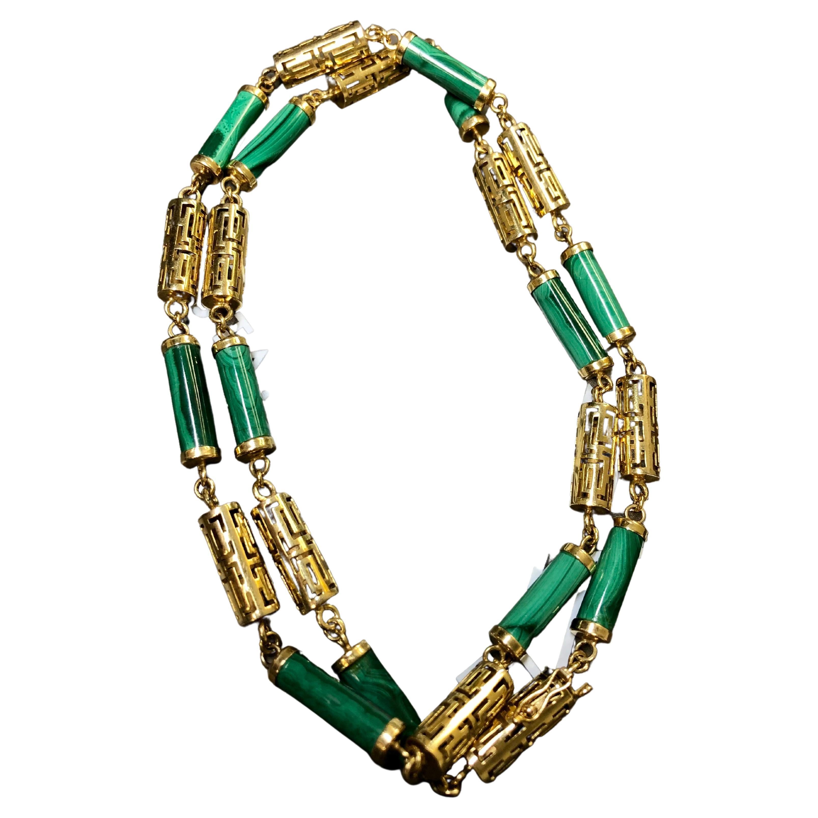 Long collier à chaîne vintage en malachite 14 carats à motif de clé ouverte de 26,25 en vente