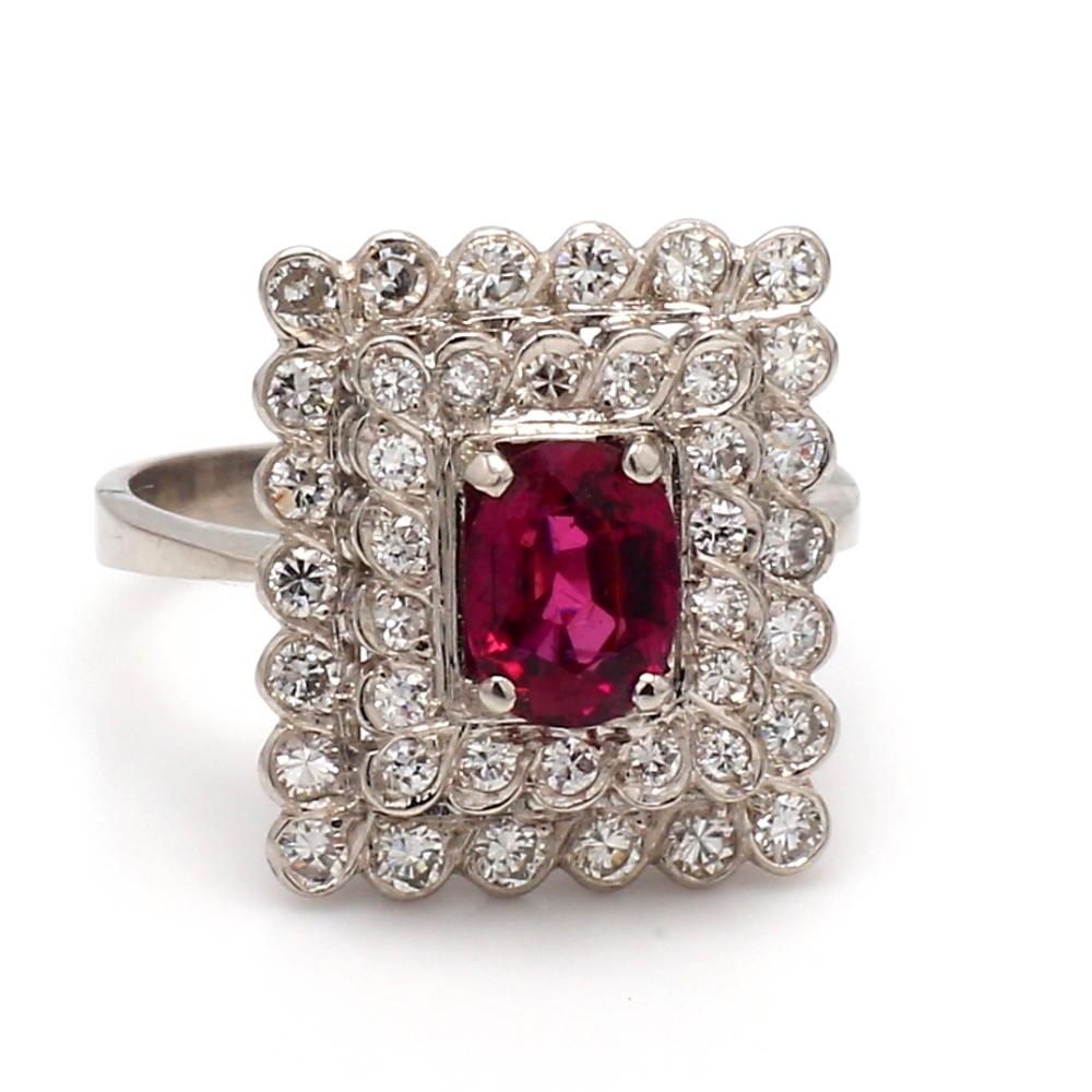 Oval Cut 1.05ct Oval Ruby and Diamond Ring For Sale