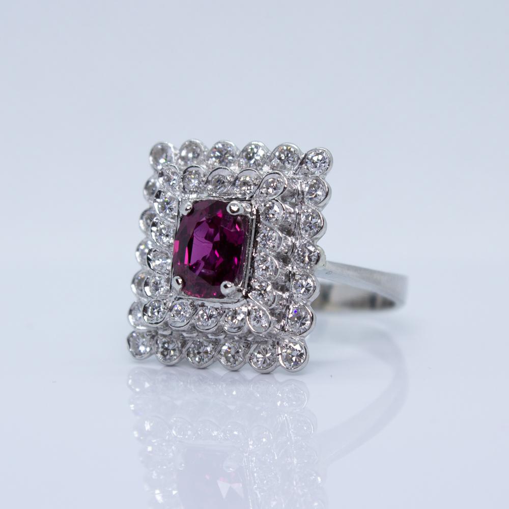 1.05ct Oval Ruby and Diamond Ring For Sale 2