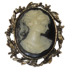 Estate Vintage Black and White Carved Cameo Brooch Pendant Pin with Lady