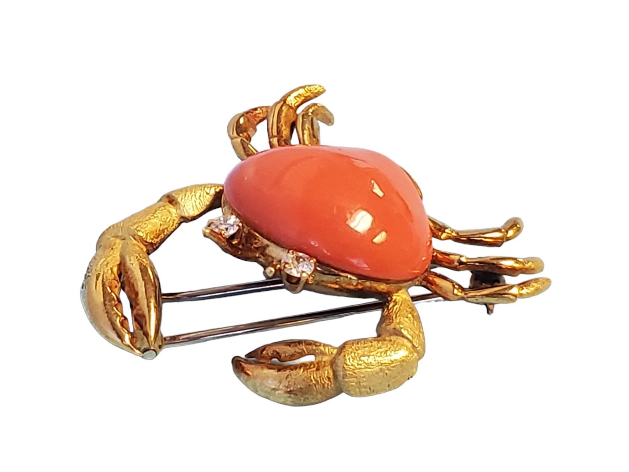Cabochon Estate Vintage Crab Brooch Pin 18k Yellow Gold Angel Skin Coral Body VS Diamonds For Sale