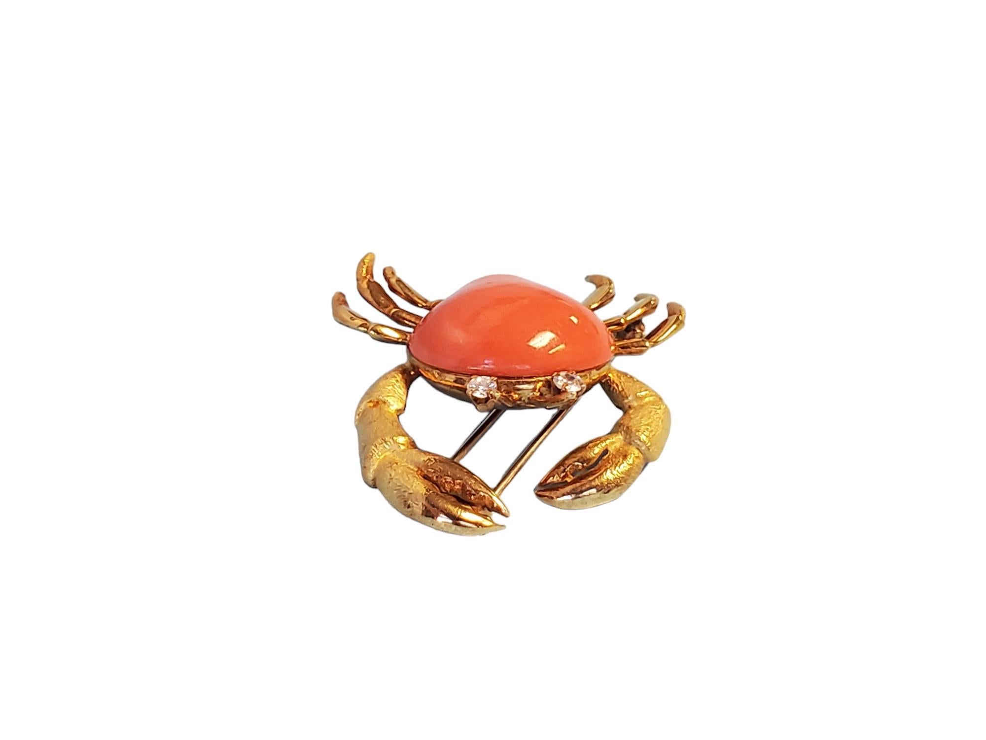 Women's Estate Vintage Crab Brooch Pin 18k Yellow Gold Angel Skin Coral Body VS Diamonds For Sale