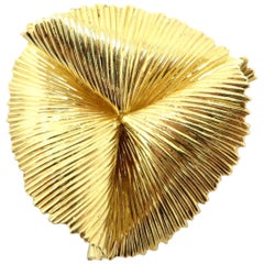 Estate Vintage Designer Tiffany & Co. 14 Karat Gold Folded Wire Spilla Pin