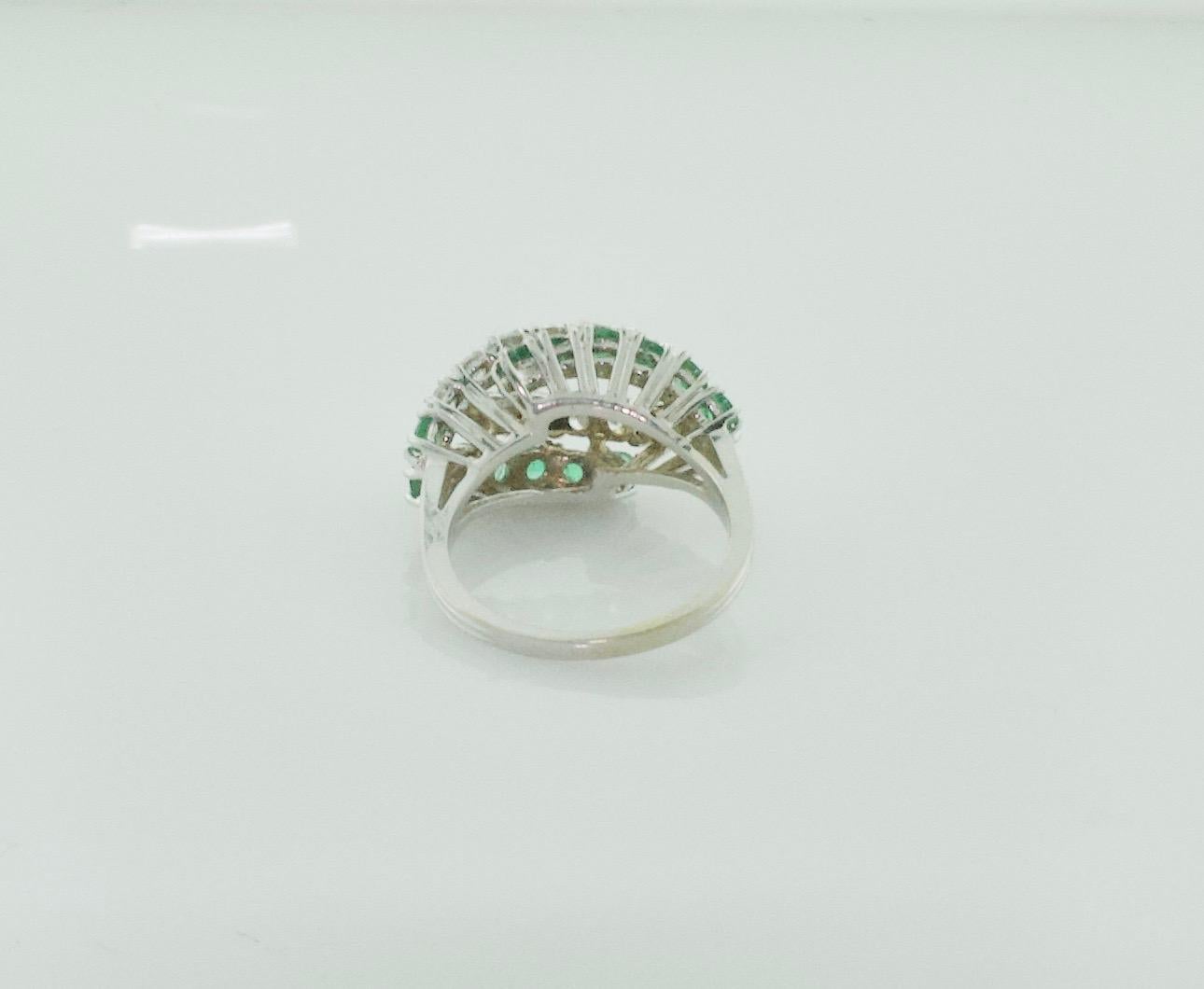Estate Vintage Emerald and Diamond Ring in 18k White Gold In Excellent Condition For Sale In Wailea, HI