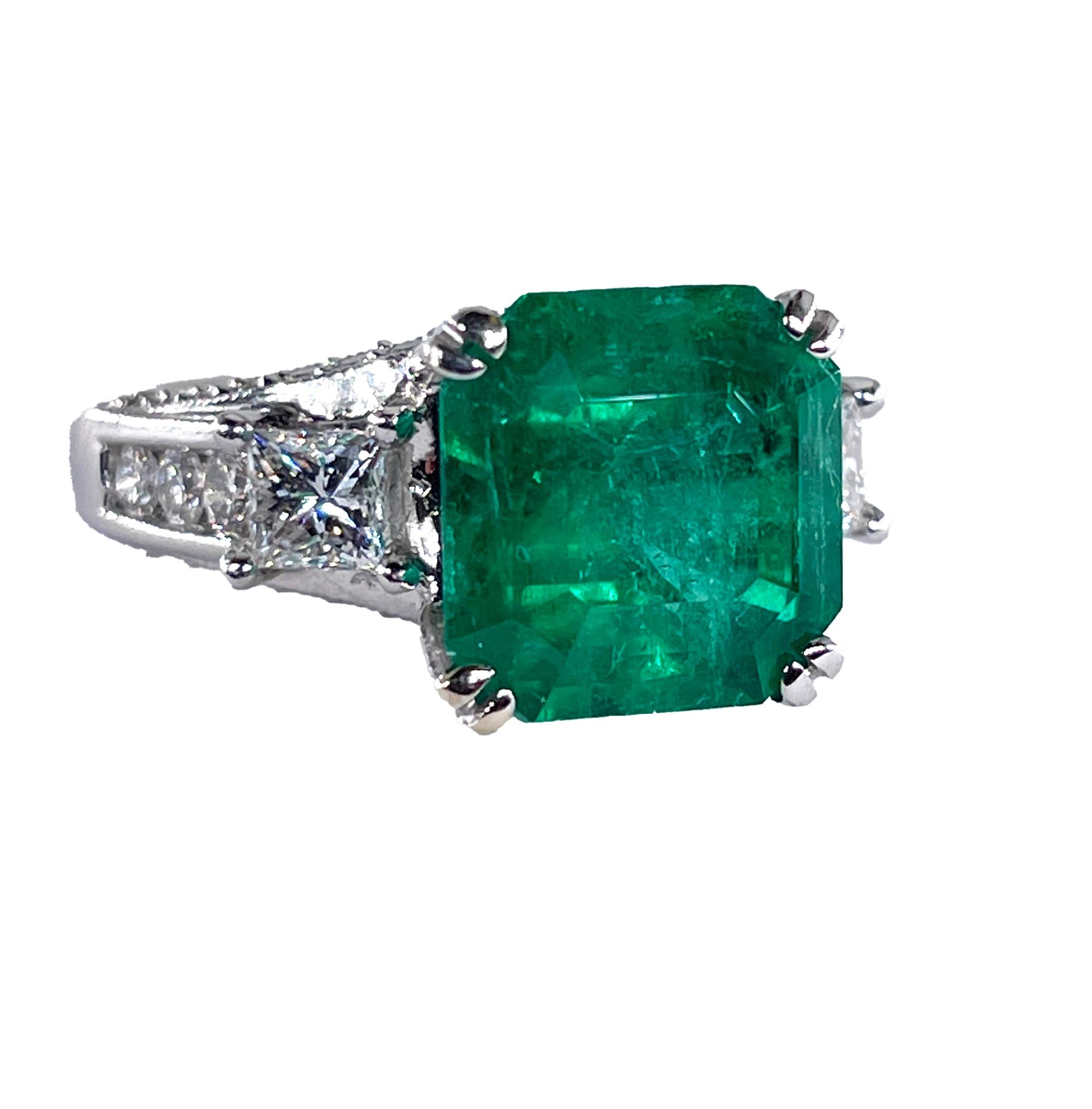 Incredible Gem and Phenomenal deal! GIA 7.00ct  Estate Vintage Emerald Diamond Engagement Wedding 18K White Gold Ring.

Gorgeous Vintage European made 18K White gold (stamped 750- European for 18K and 18K) Green Emerald and Diamond Ring. This Fine