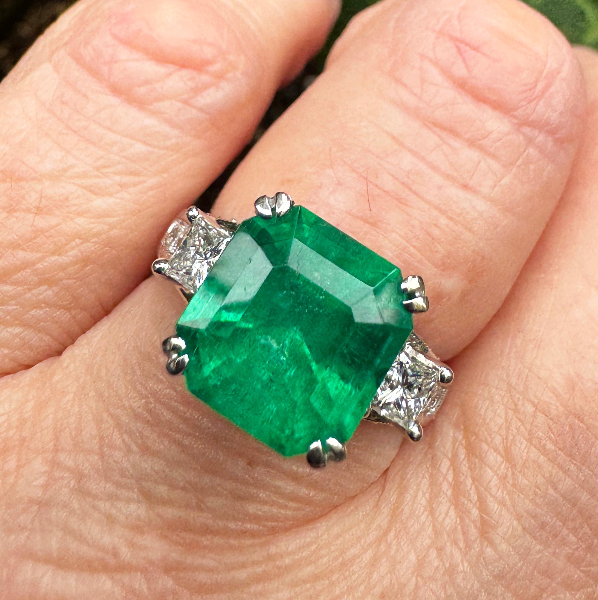 Women's  Estate Vintage GIA 7.00ct  Emerald Diamond Engagement Wedding 18KW Gold Ring For Sale