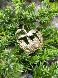 Estate Vintage New York Skyline Big Apple Charm Pendant 14k Yellow Gold