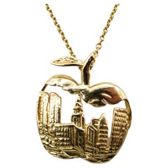 Estate Vintage New York Skyline Big Apple Charm Pendant 14k Yellow Gold