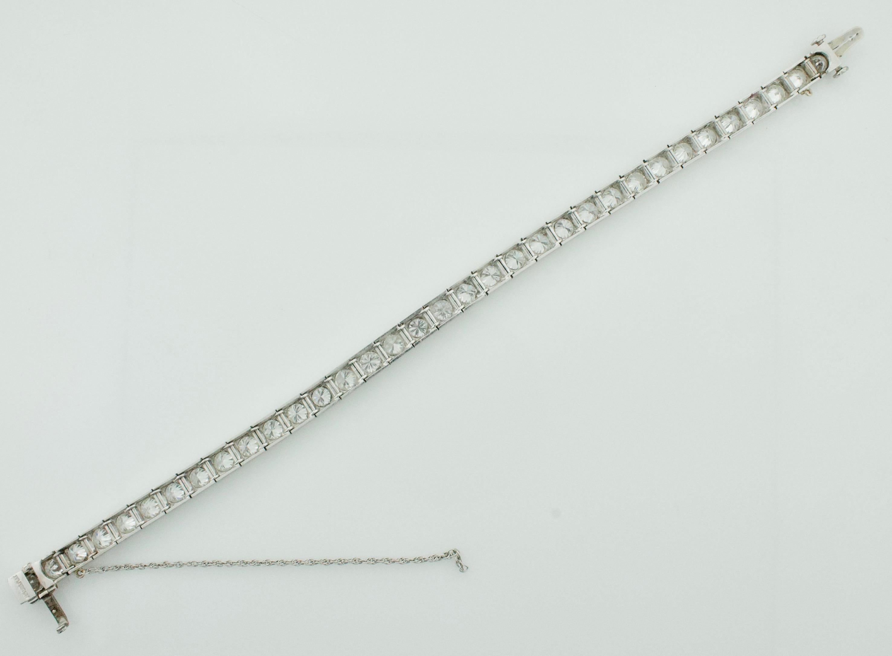 Taille ronde Estate Vintage Platinum Straight Line Bracelet circa 1950 9.00 Carats en vente
