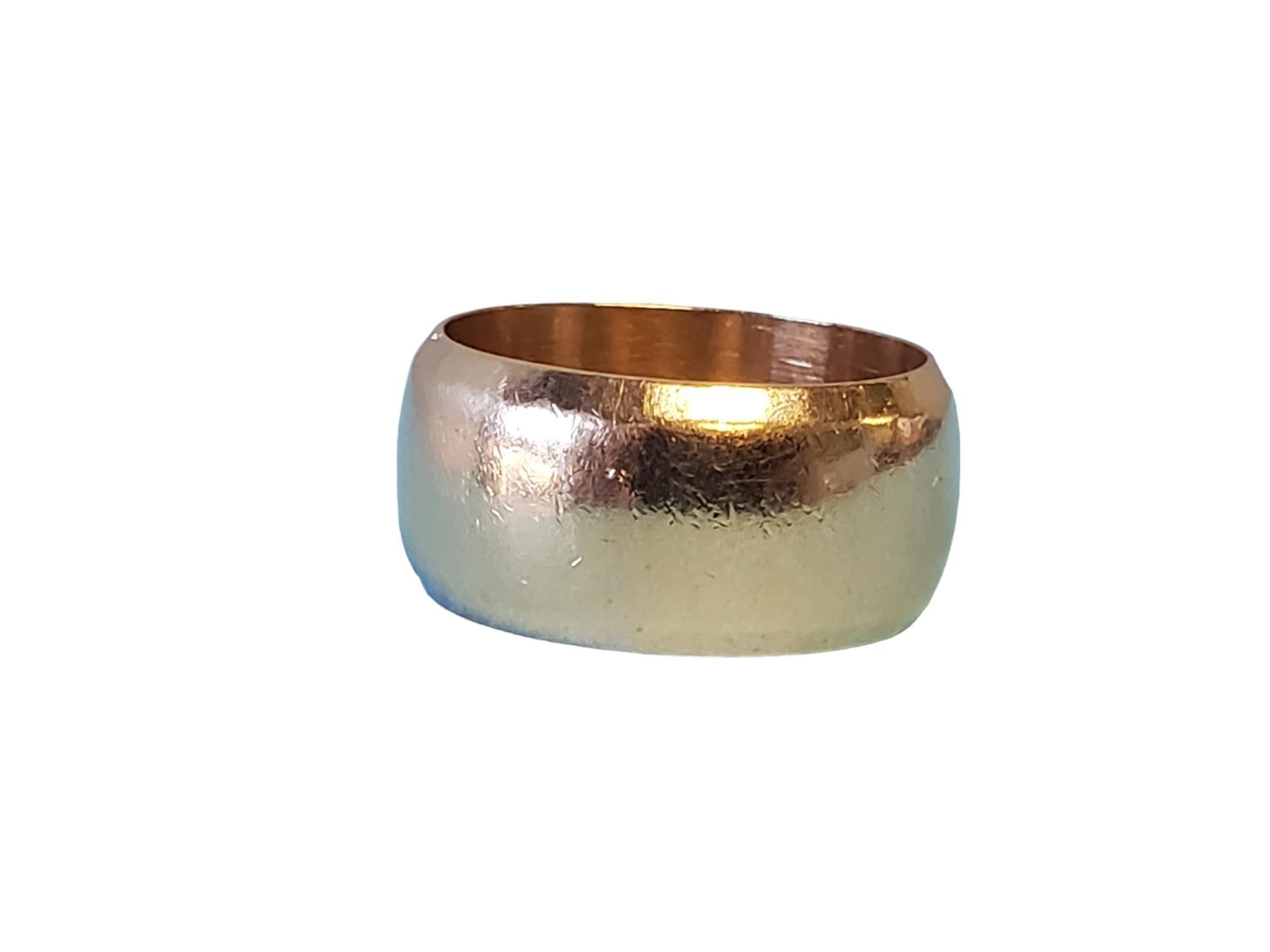 Estate Vintage Wide Wedding Band 14k Yellow Gold Cigar Style In Good Condition For Sale In Overland Park, KS