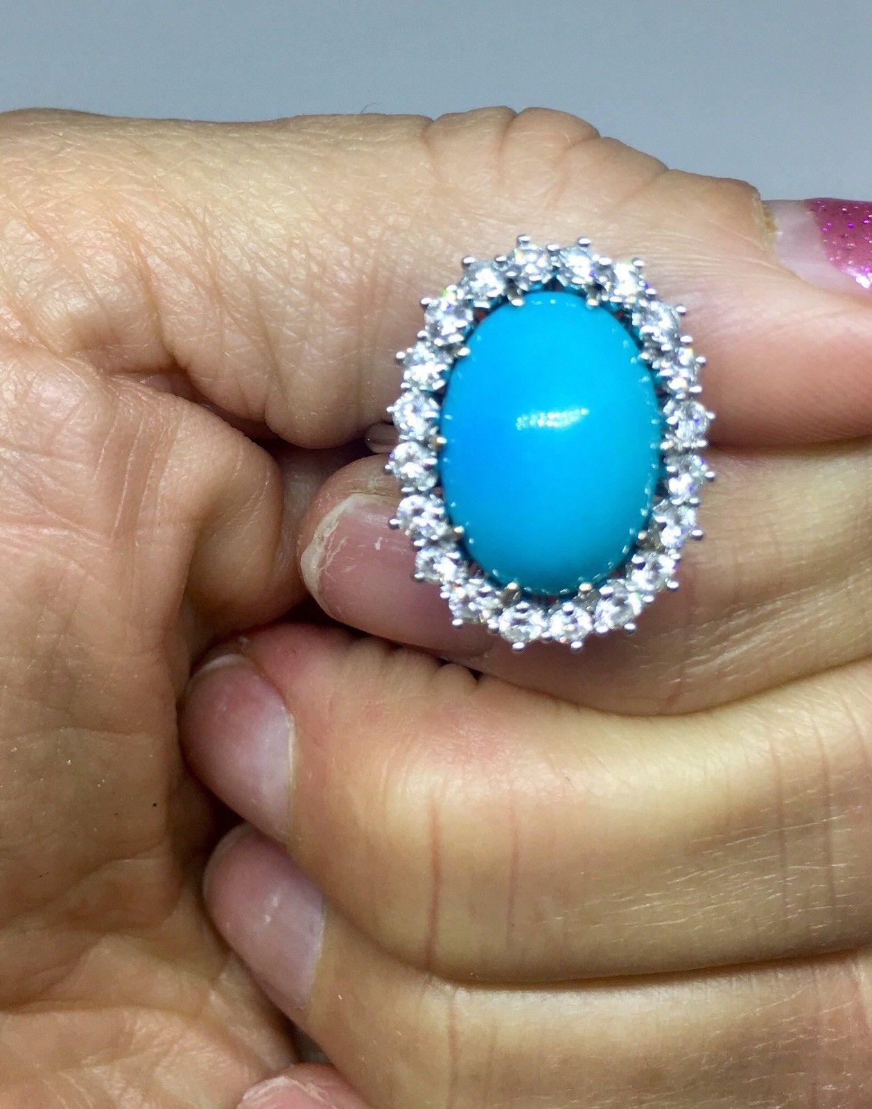 Contemporary Estate VS Diamond Halo Turquoise Cocktail Ring For Sale