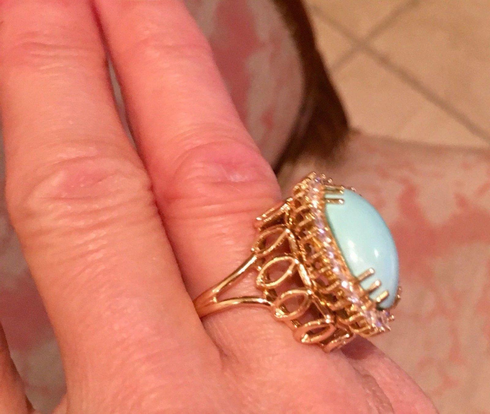 Contemporary Estate VS Diamond Turquoise Cabochon Statement Cocktail Ring For Sale