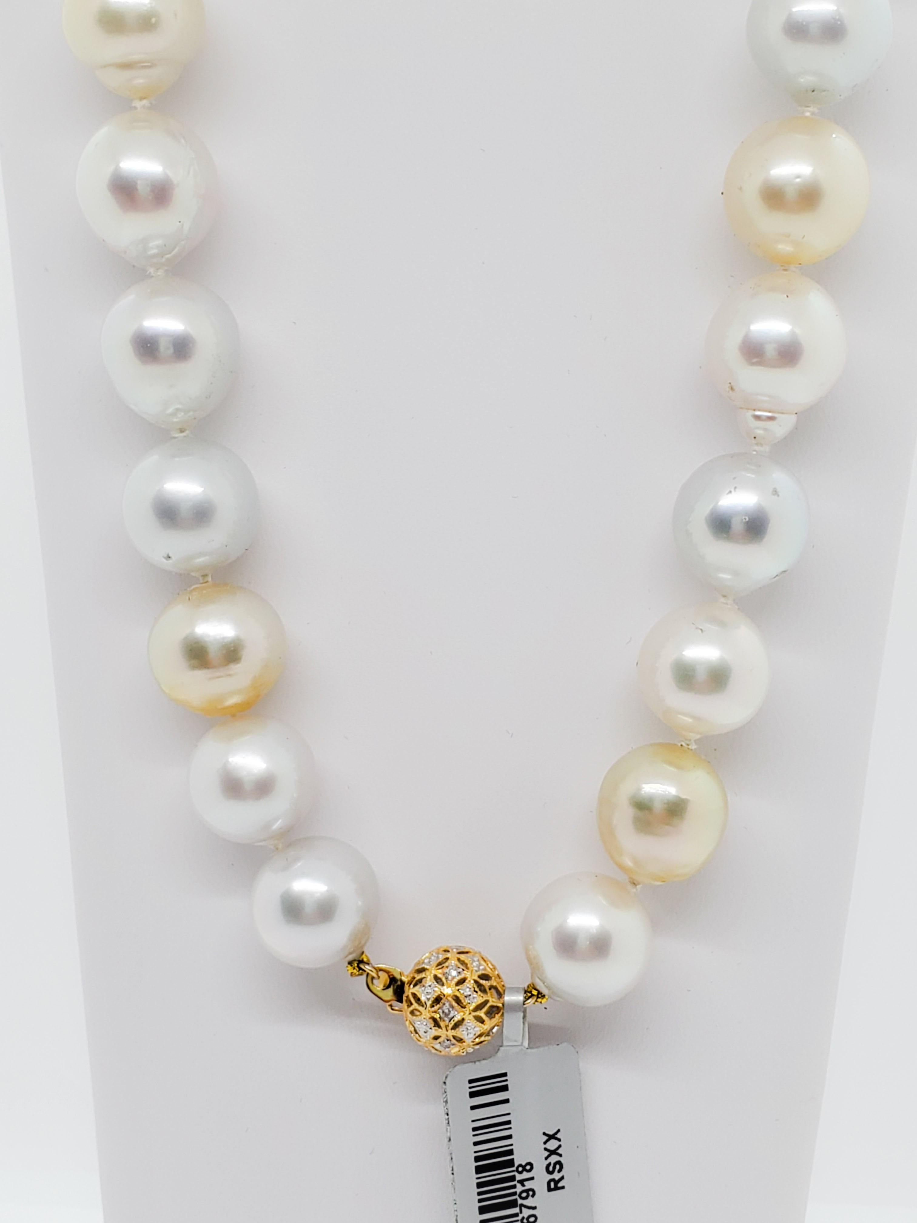  White and Yellow South Sea Pearl Necklace with Diamond Clasp For Sale 1