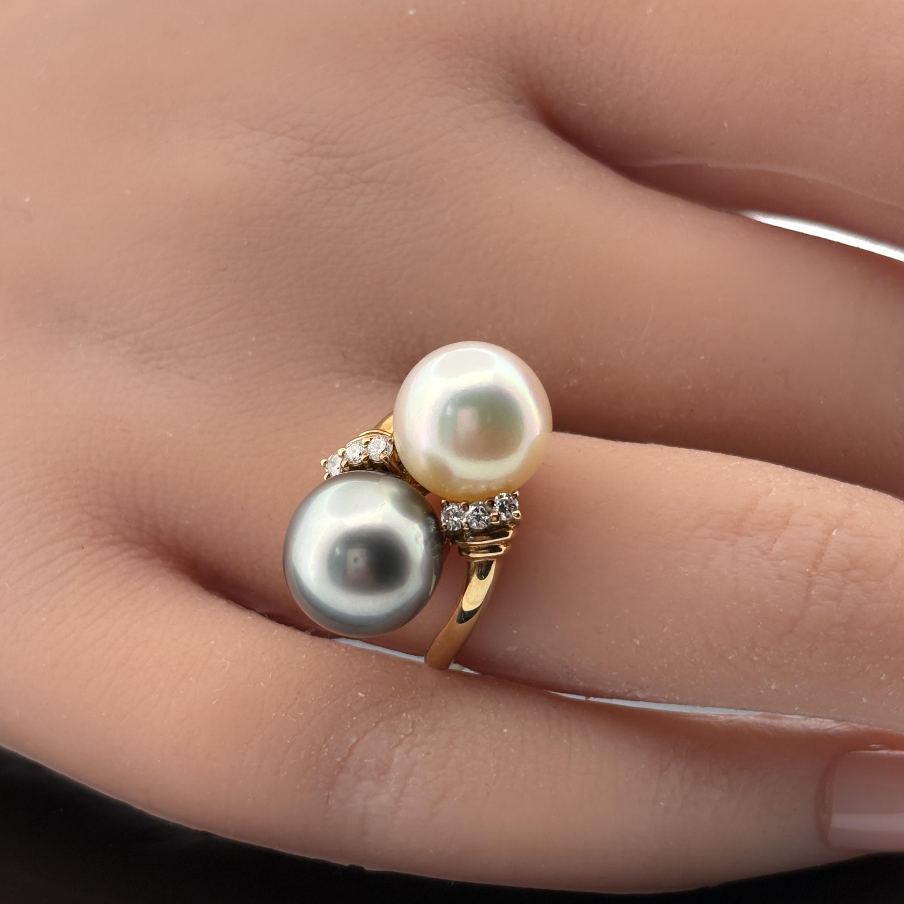 Estate Weiß & Schwarz 10,5 mm Perle Diamant Moi et Toi Ring 18k Gelbgold im Angebot 5