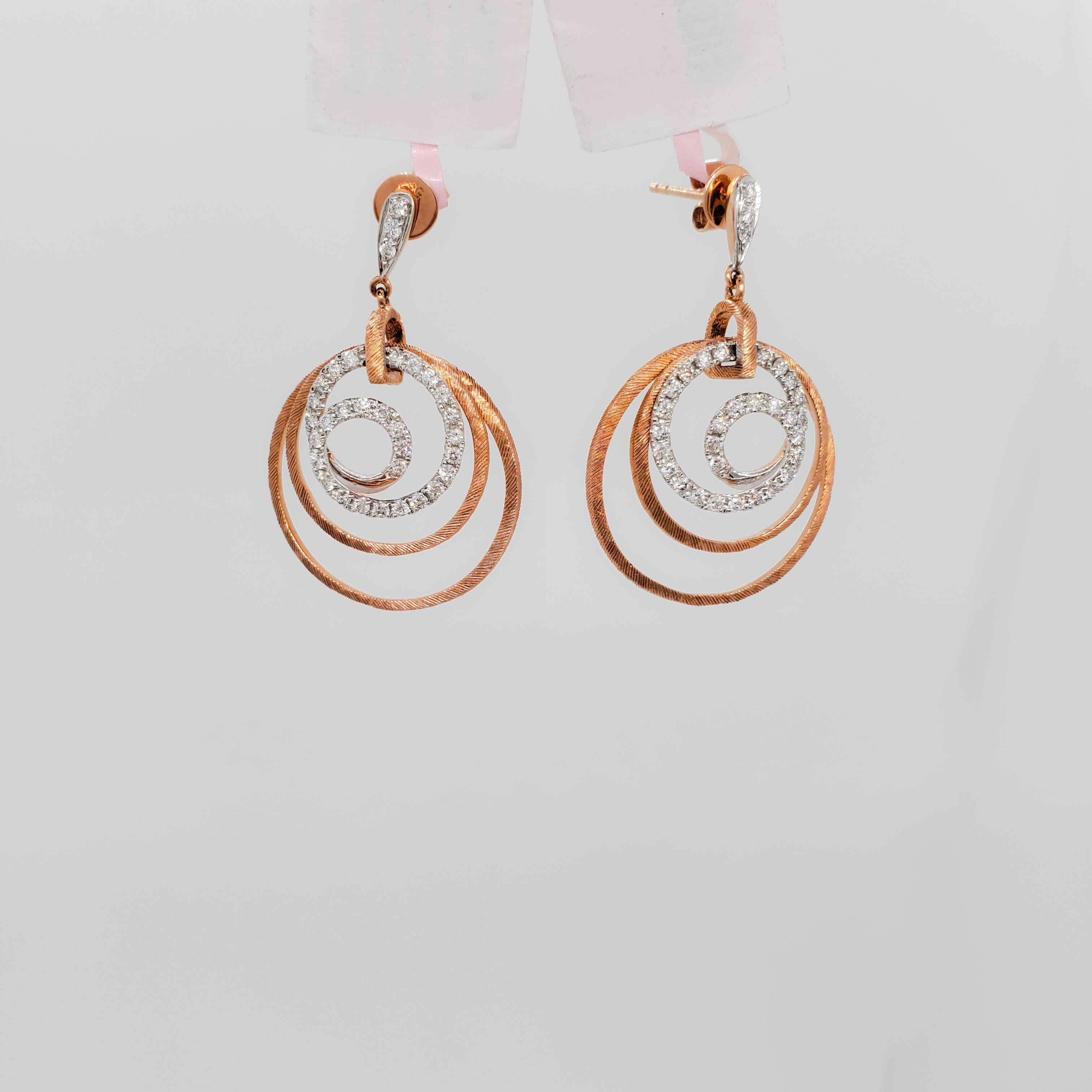 Nachlass Weißer Diamant Kreis-Ohrhänger aus 14k zweifarbigem Gold mit Diamanten (Rundschliff) im Angebot