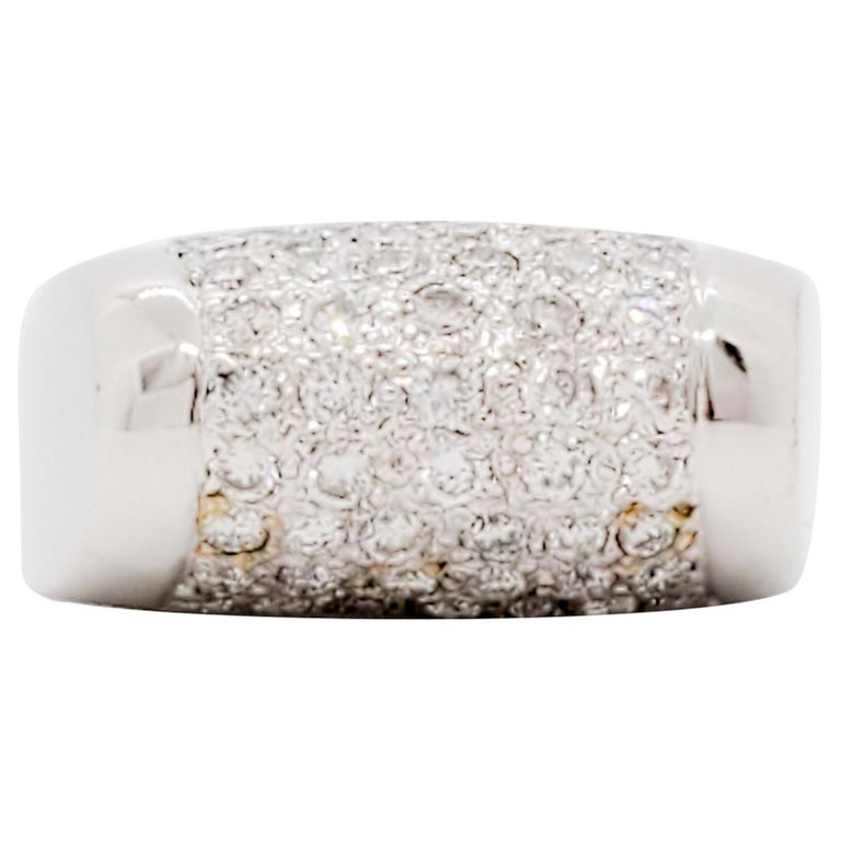 Estate White Diamond Pave Ring in 18 Karat White Gold For Sale at 1stDibs