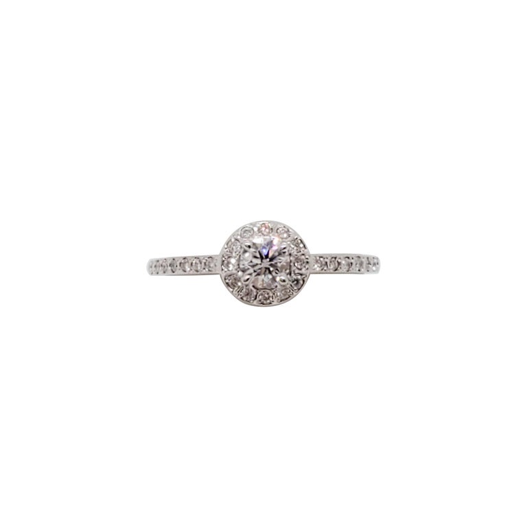 Estate White Diamond Round Cluster Ring in Platinum For Sale at 1stDibs