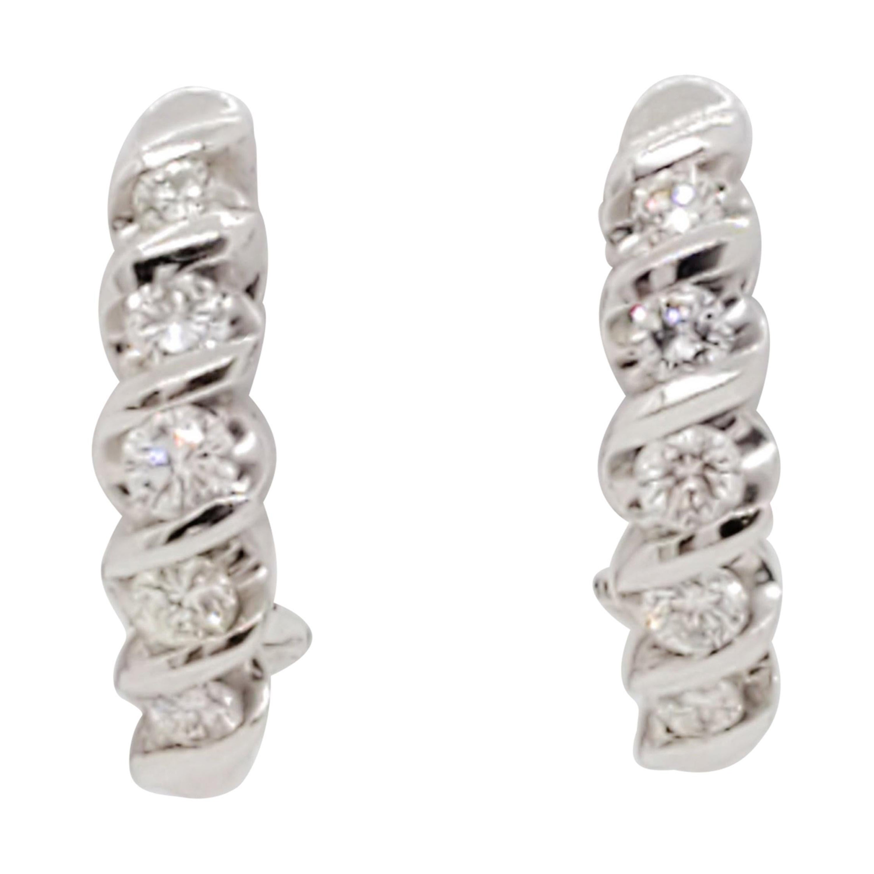 Nachlass Weiße Halbcreolen aus 14k Weißgold mit Diamanten