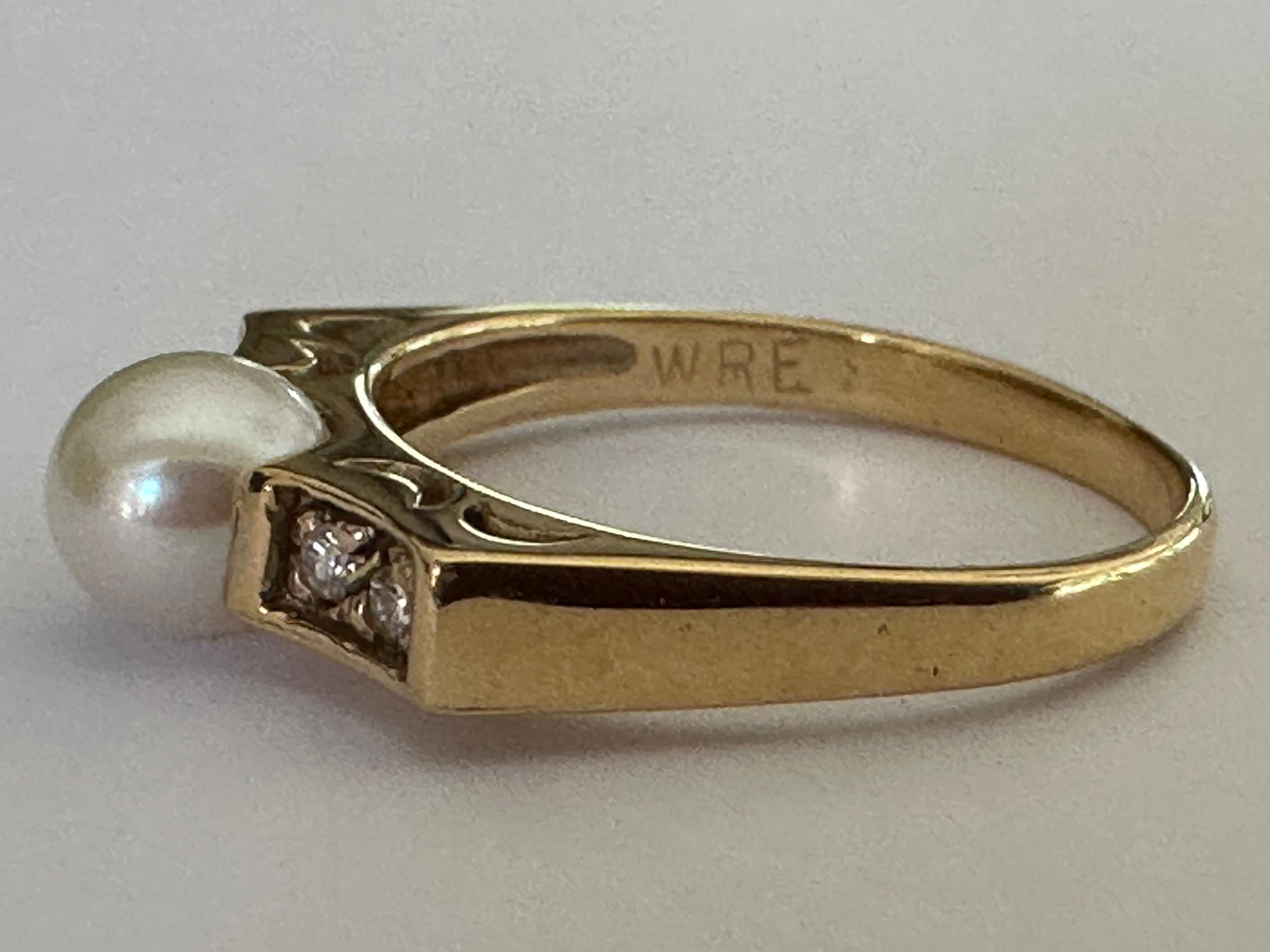 Estate White Pearl and Diamond Ring In Good Condition For Sale In Denver, CO