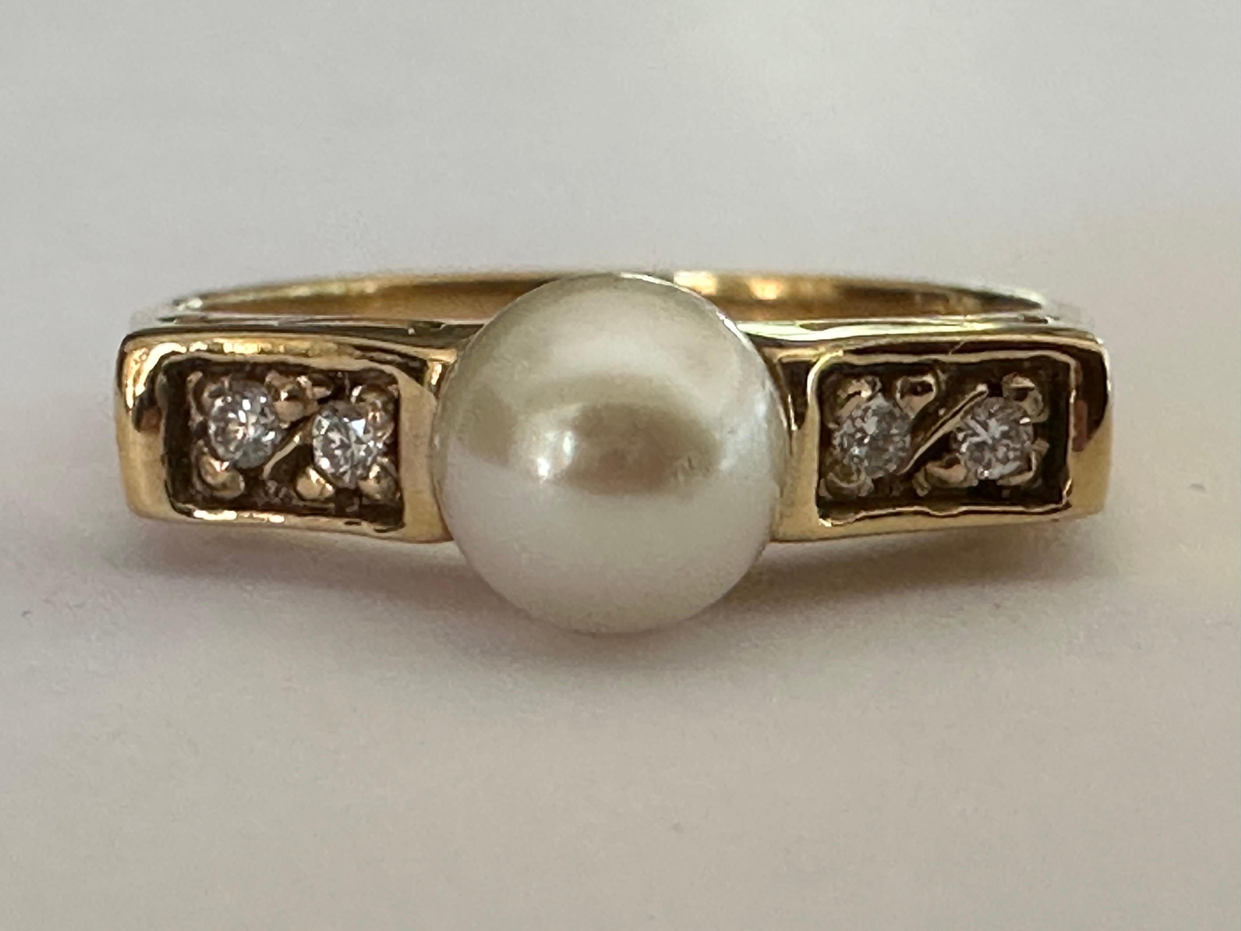 Estate White Pearl and Diamond Ring For Sale 4
