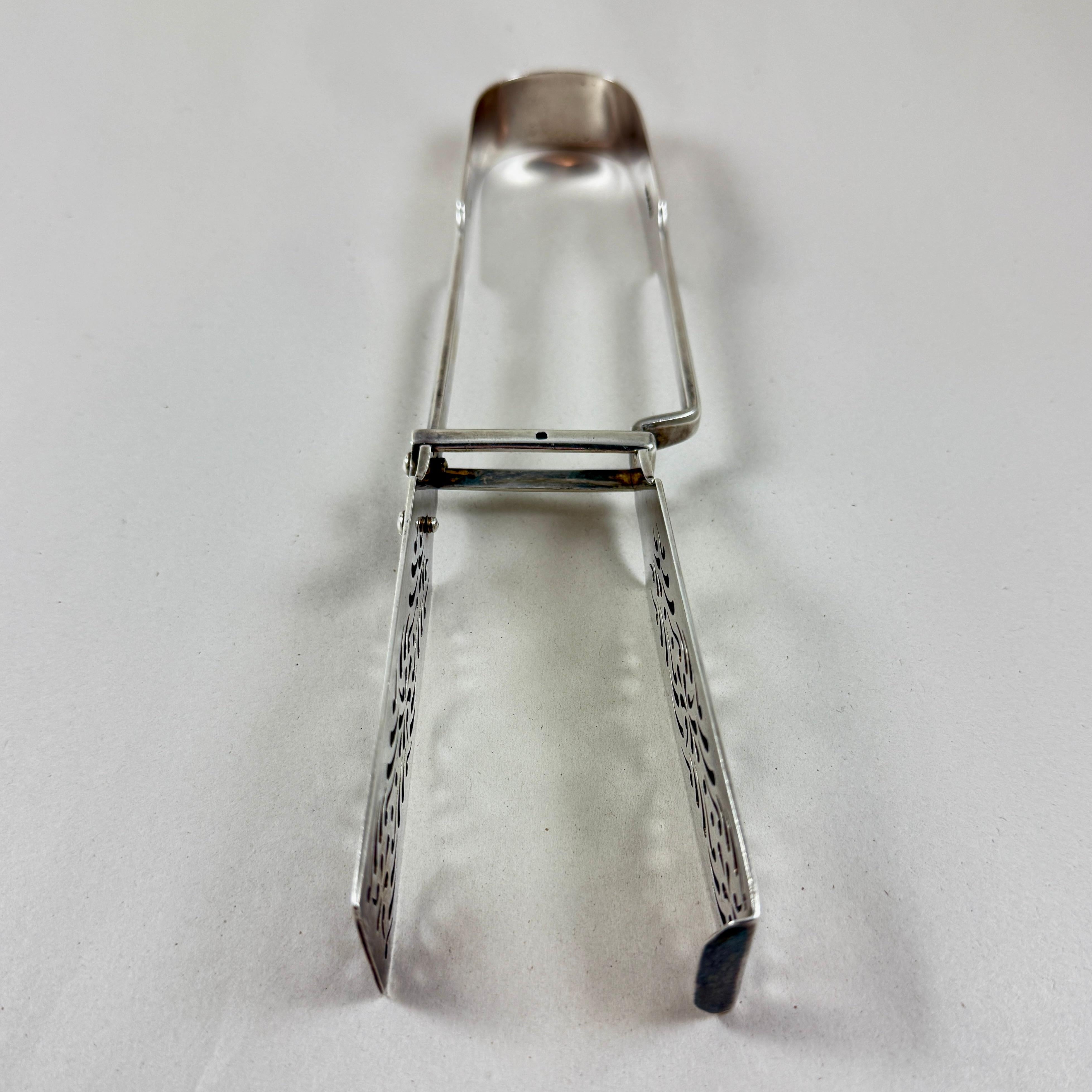 Tenazas para espárragos de plata de ley inglesa Estate William Eaton en venta 1
