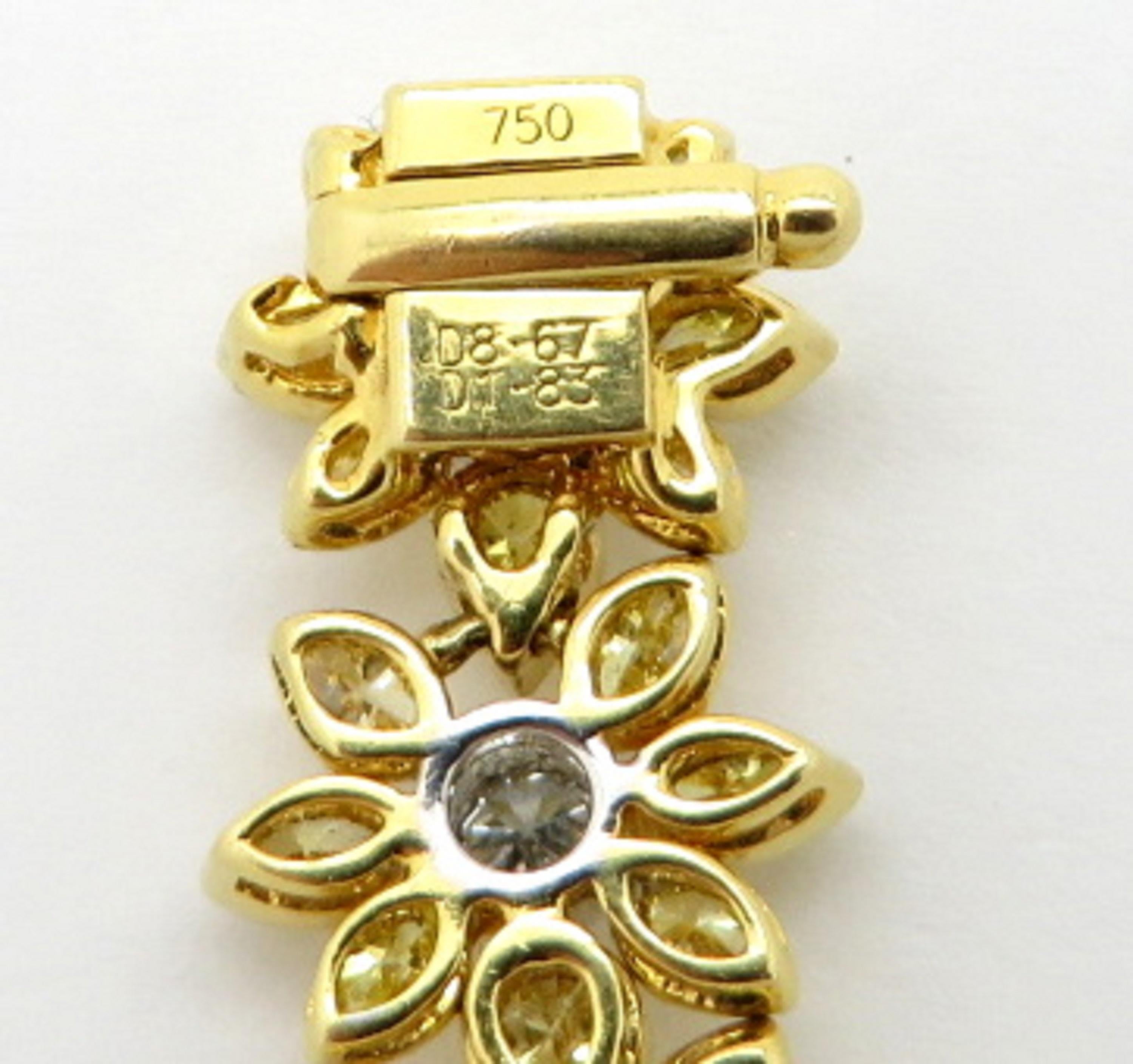 Contemporary Estate Yellow and White Daisy Flower Diamond 18 Karat Two-Tone Tennis Bracelet
