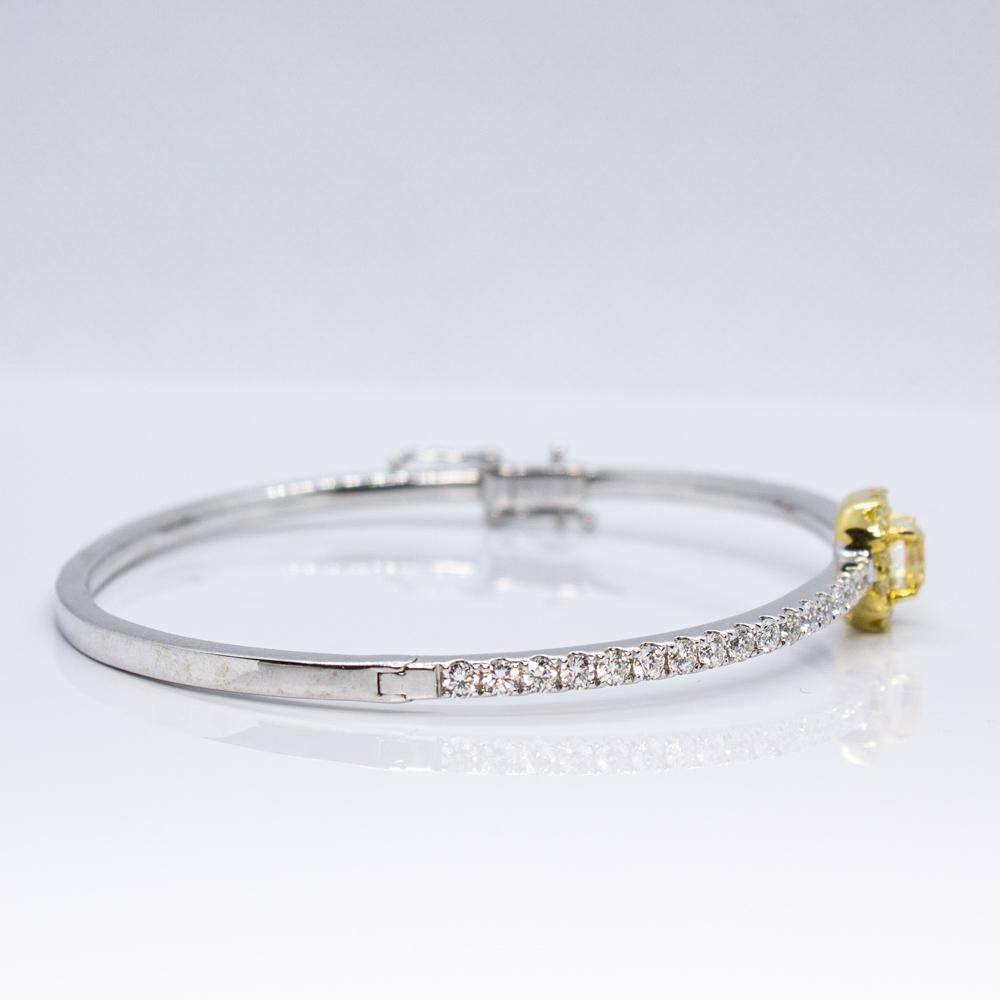 Women's Estate Yellow and White Radiant Cut Diamond Bangle Bracelet For Sale