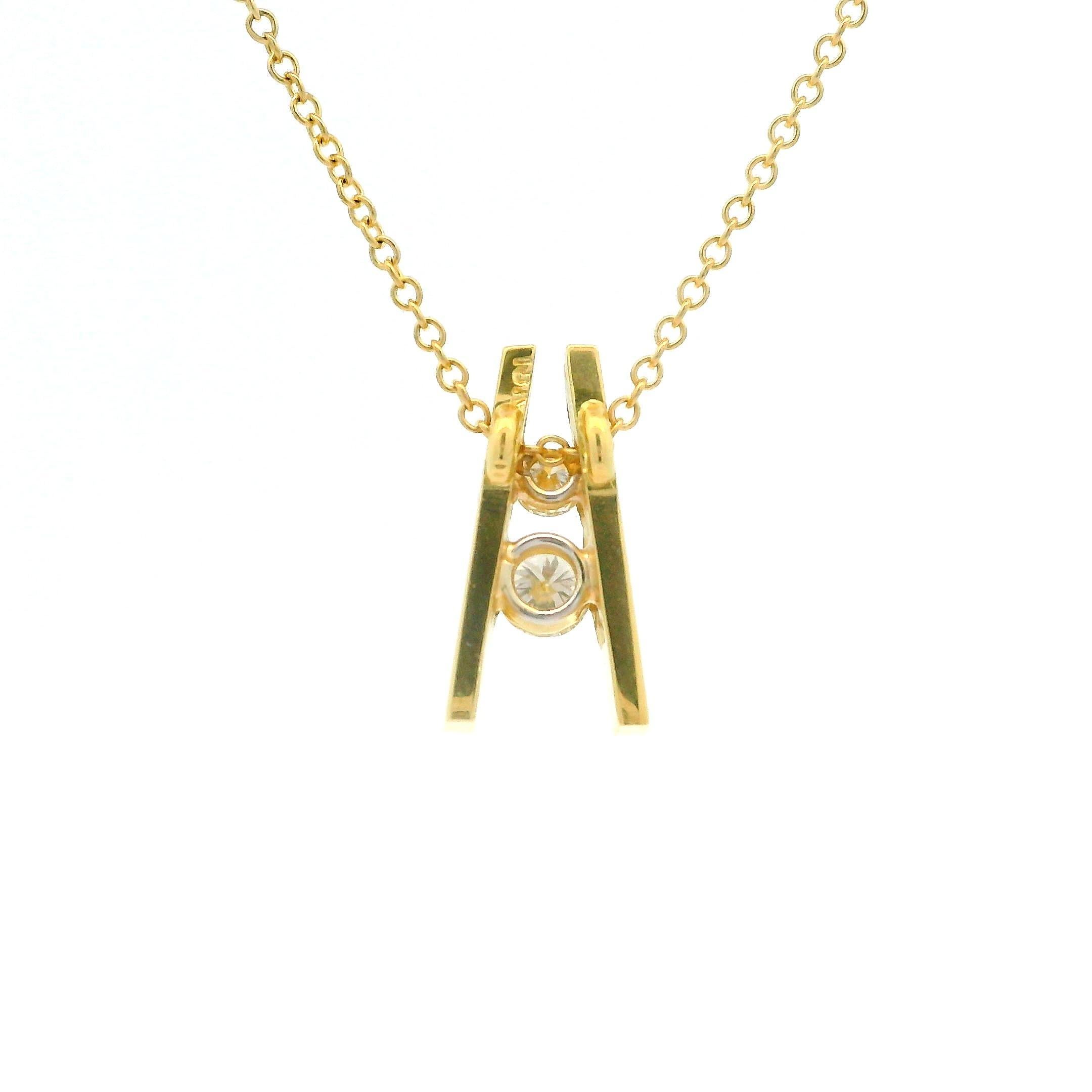 Taille brillant Estate Yellow Gold Pendentif diamant flamboyant avec chaîne à maillons de câble Collier de 15 pouces en vente