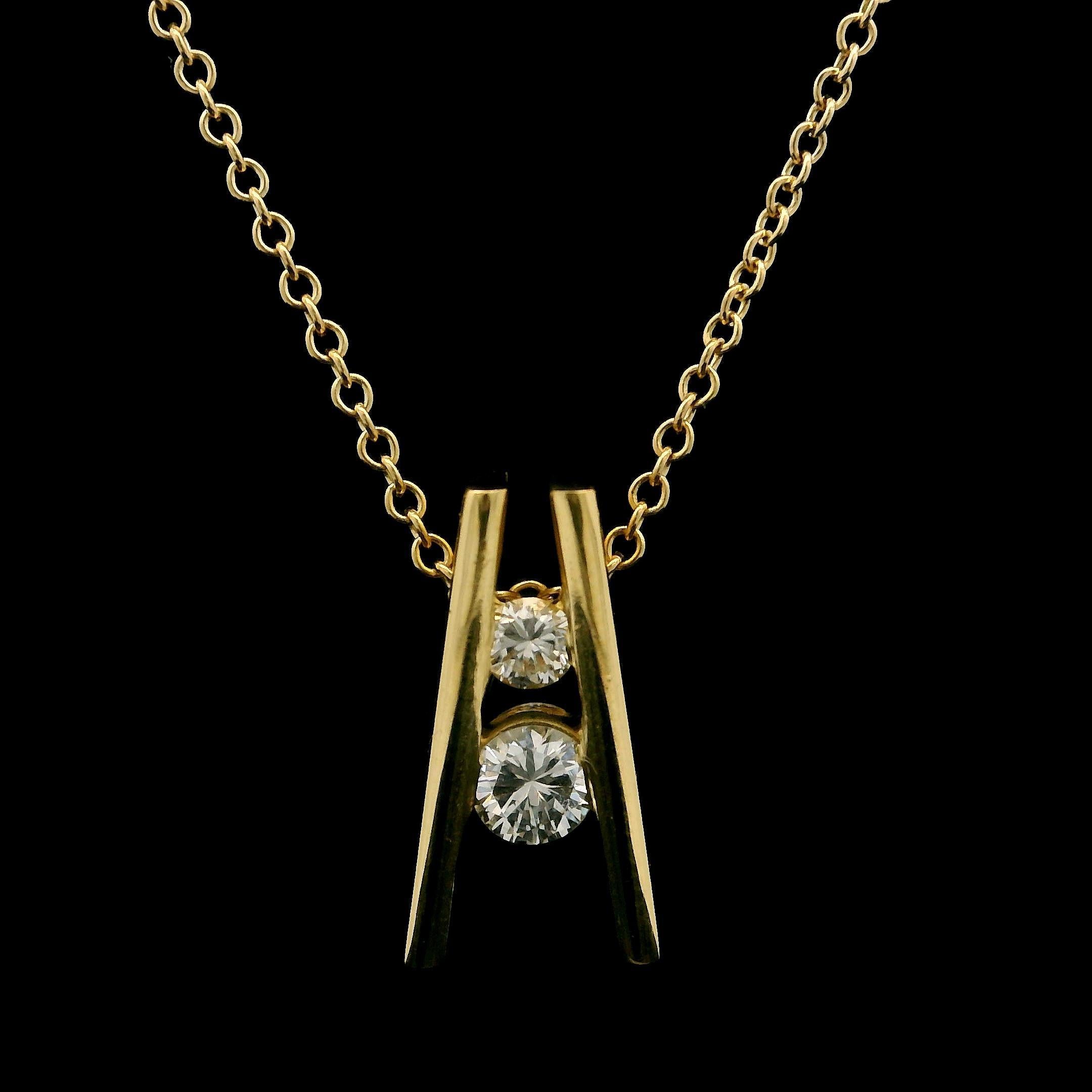 Estate Yellow Gold Pendentif diamant flamboyant avec chaîne à maillons de câble Collier de 15 pouces Unisexe en vente