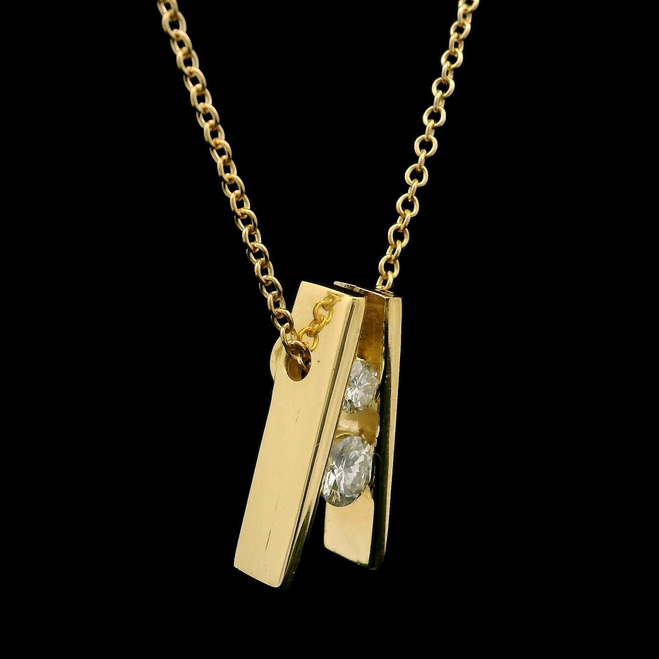 Estate Yellow Gold Pendentif diamant flamboyant avec chaîne à maillons de câble Collier de 15 pouces en vente 1