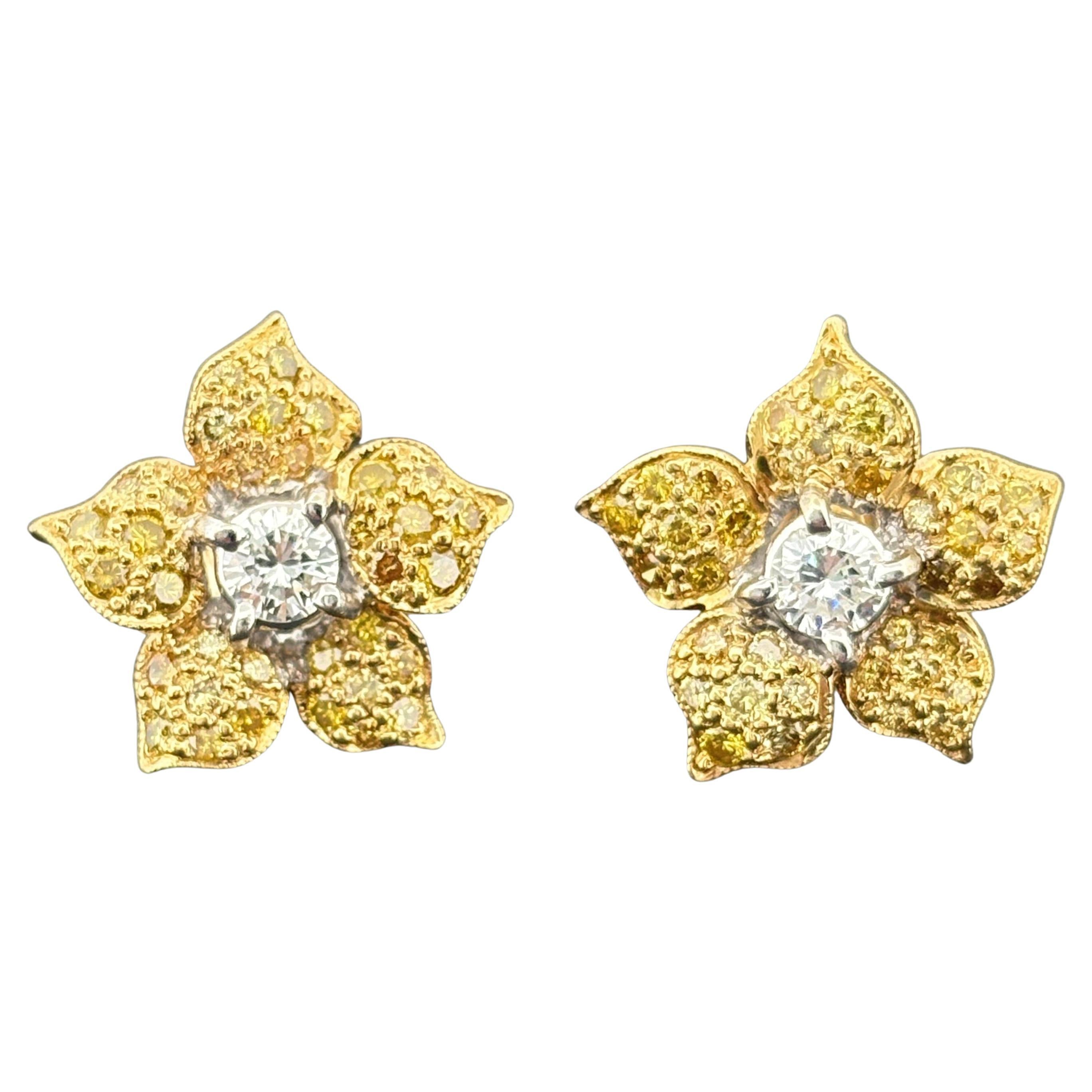 Estate Yellow & White Diamond Flower Stud Earrings 18k Gelbgold im Angebot