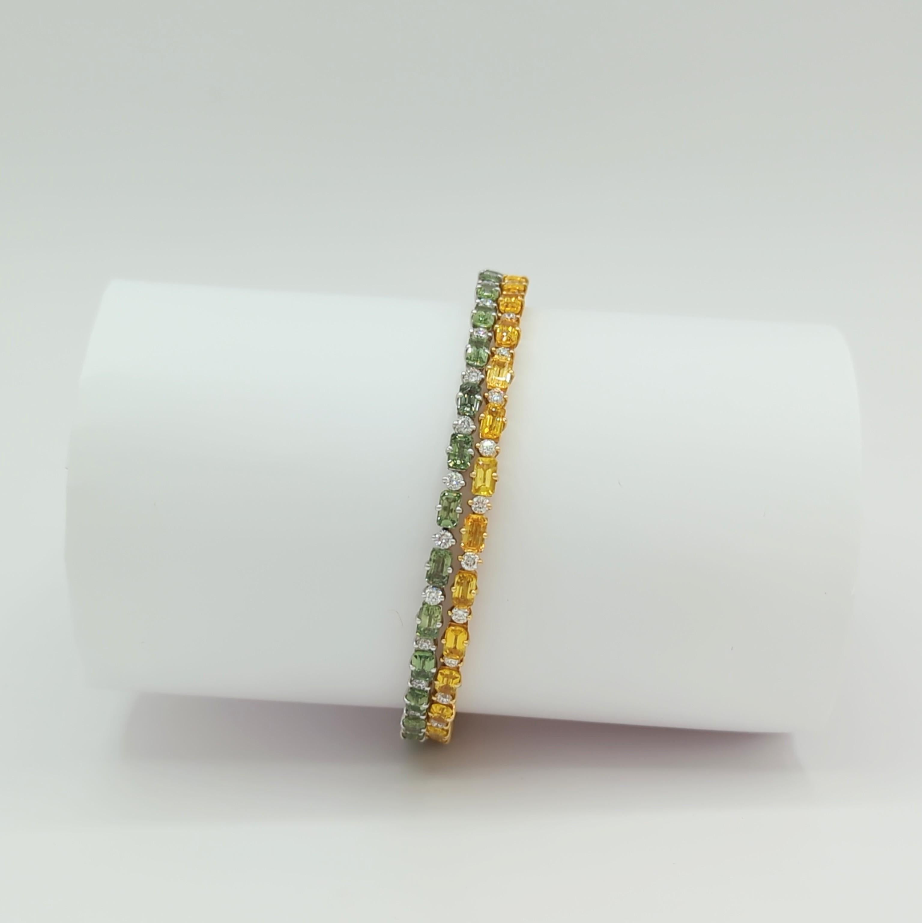 Women's or Men's Estate Zydo Green and Yellow Sapphire Emerald Cut Bangles in 18K 2 Tone Gold For Sale