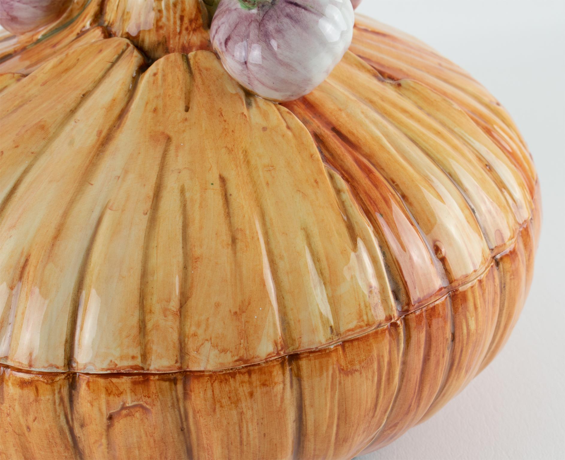 Este Ceramic Large Majolica Onion Tureen Covered Dish Centerpiece, 1960 en vente 3