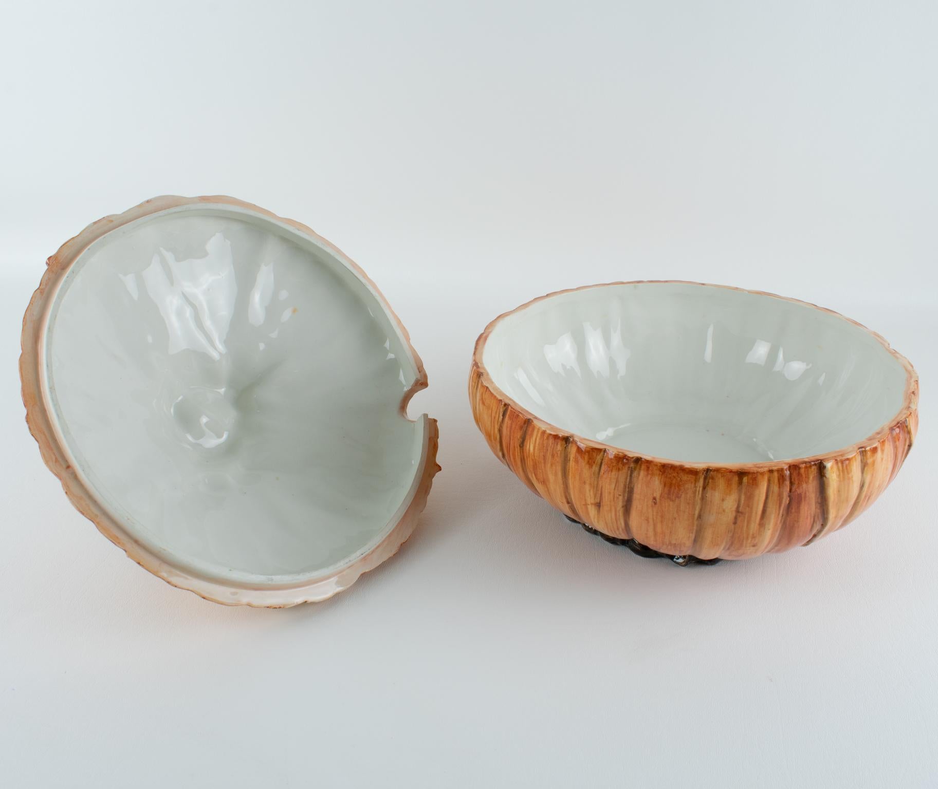 Este Ceramic Large Majolica Onion Tureen Covered Dish Centerpiece, 1960 en vente 6