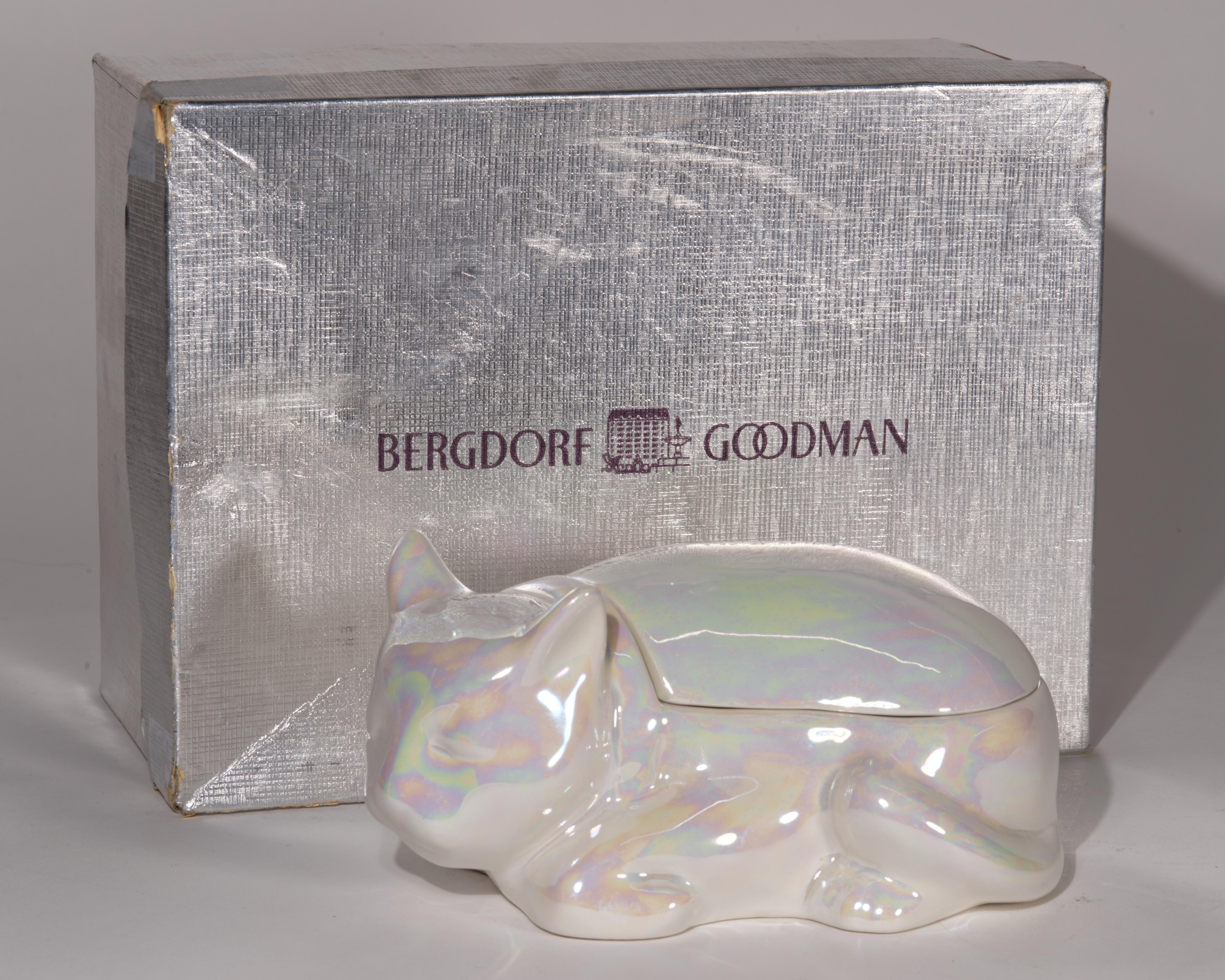 Este Ceramiche para Bergdorf Goodman Caja de porcelana para gatos con tapa Moderno de mediados de siglo en venta