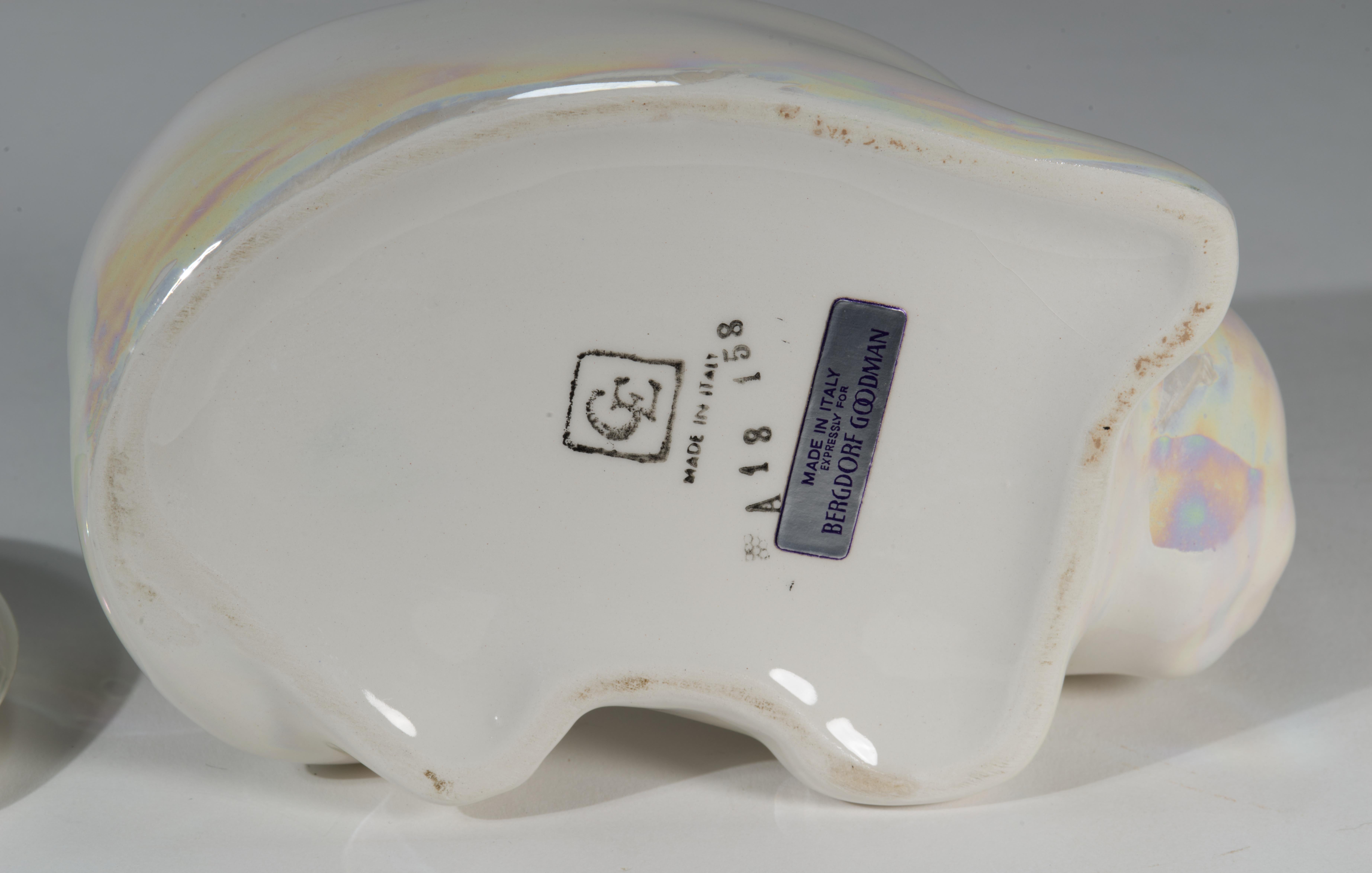 Este Ceramiche para Bergdorf Goodman Caja de porcelana para gatos con tapa siglo XX en venta