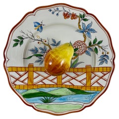 Este Ceramiche pour Tiffany & Co. Plaque murale en trompe-l'œil en forme de poire sur chinoiserie